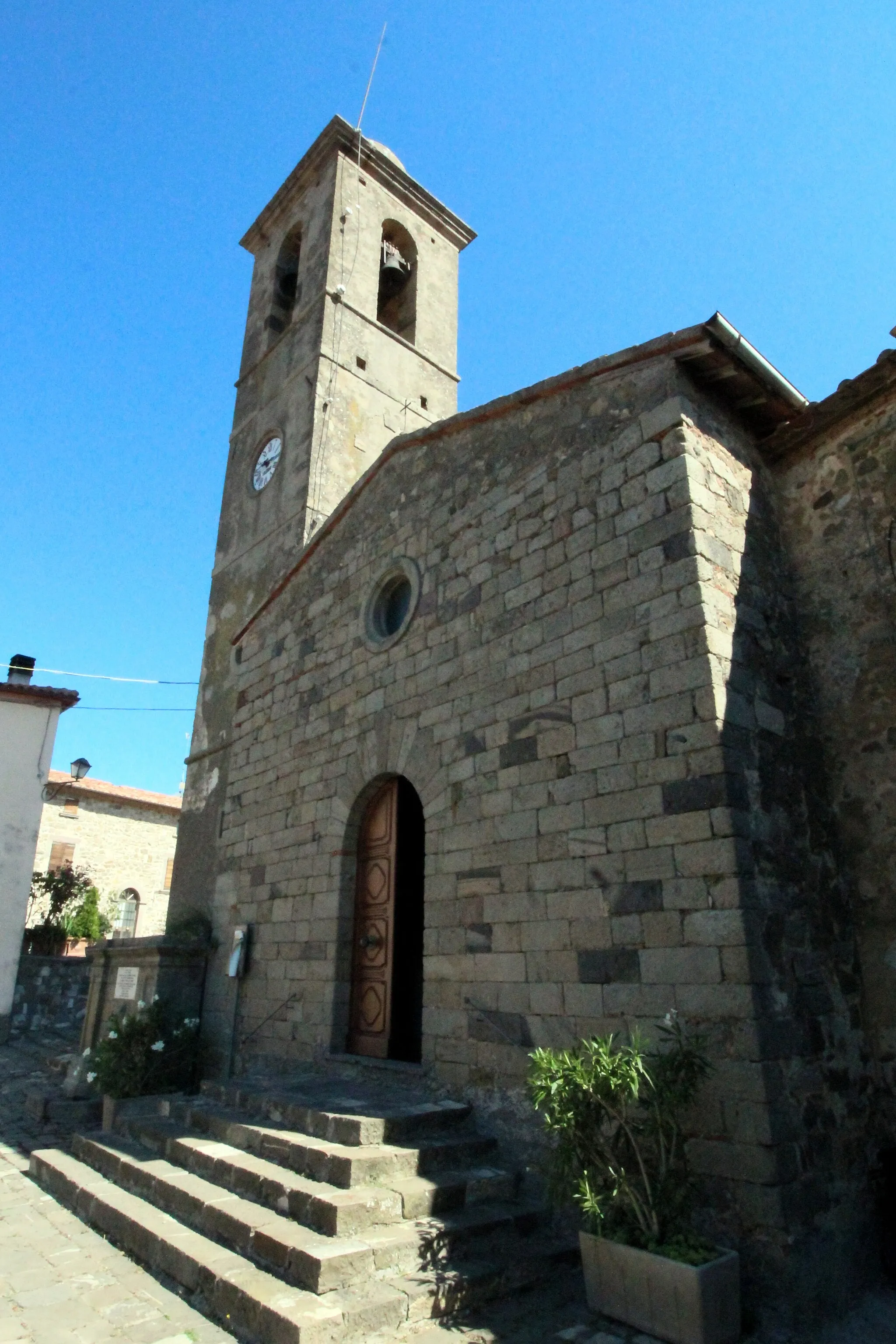 Photo showing: Church San Martino, inside the walls of Montegiovi, hamlet of Castel del Piano, Province of Grosseto, Tuscany, Italy