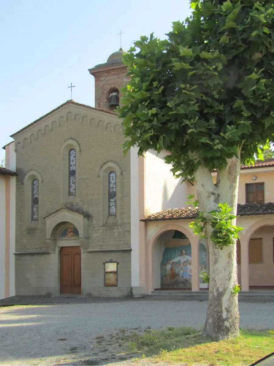 Photo showing: Chiesa di San Bartolomeo a Martignana, Empoli. Si noti l'affresco di san Bartolomeo sopra la porta. Accanto alla chiesa, l'affresco dedicato a suor Cecilia Petrivelli.