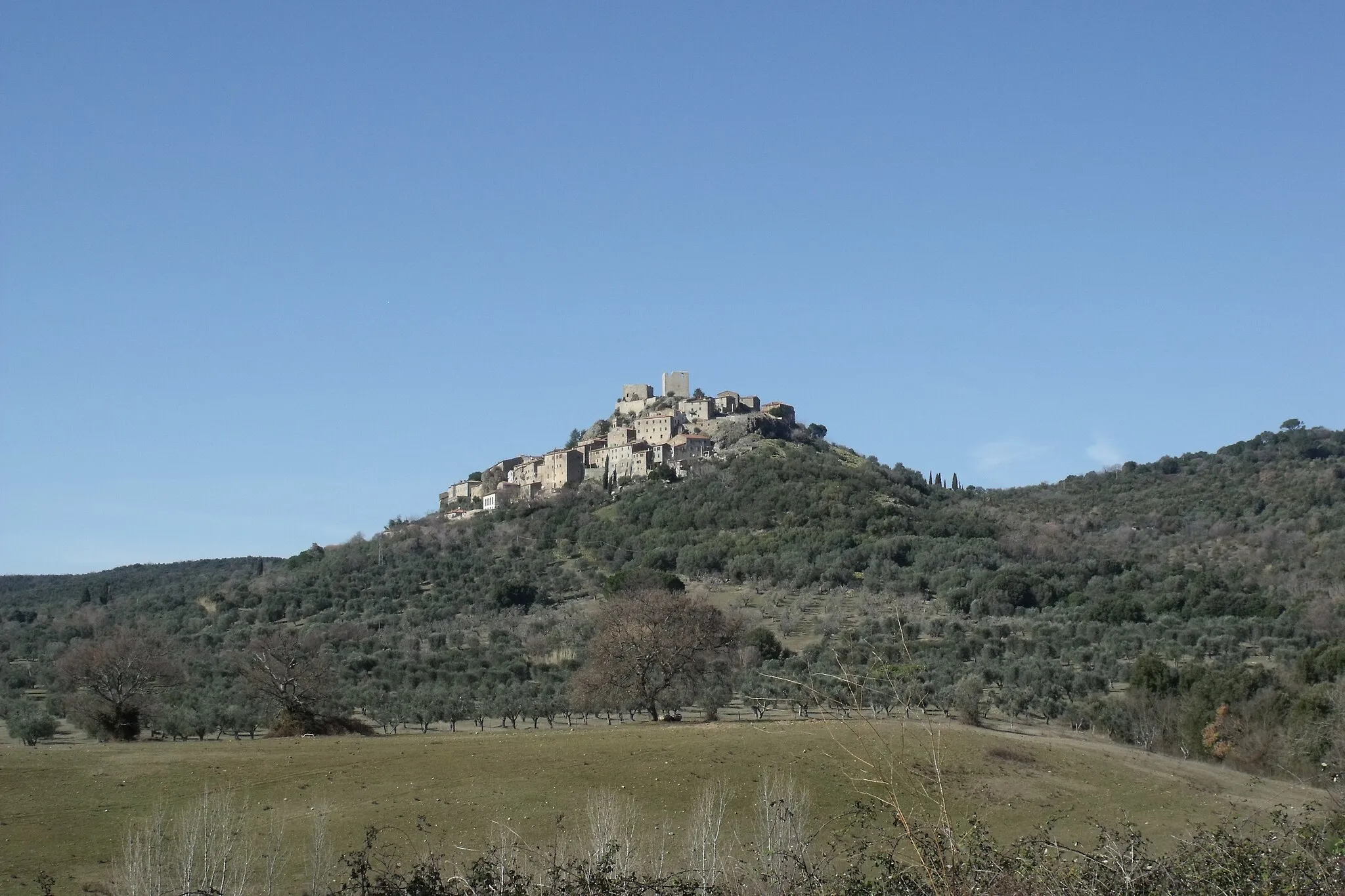 Photo showing: Panorama of Montemassi, Hamlet of Roccastrada, Area of Maremma and Colline Metallifere, Province of Grosseto, Tuscany, Italy