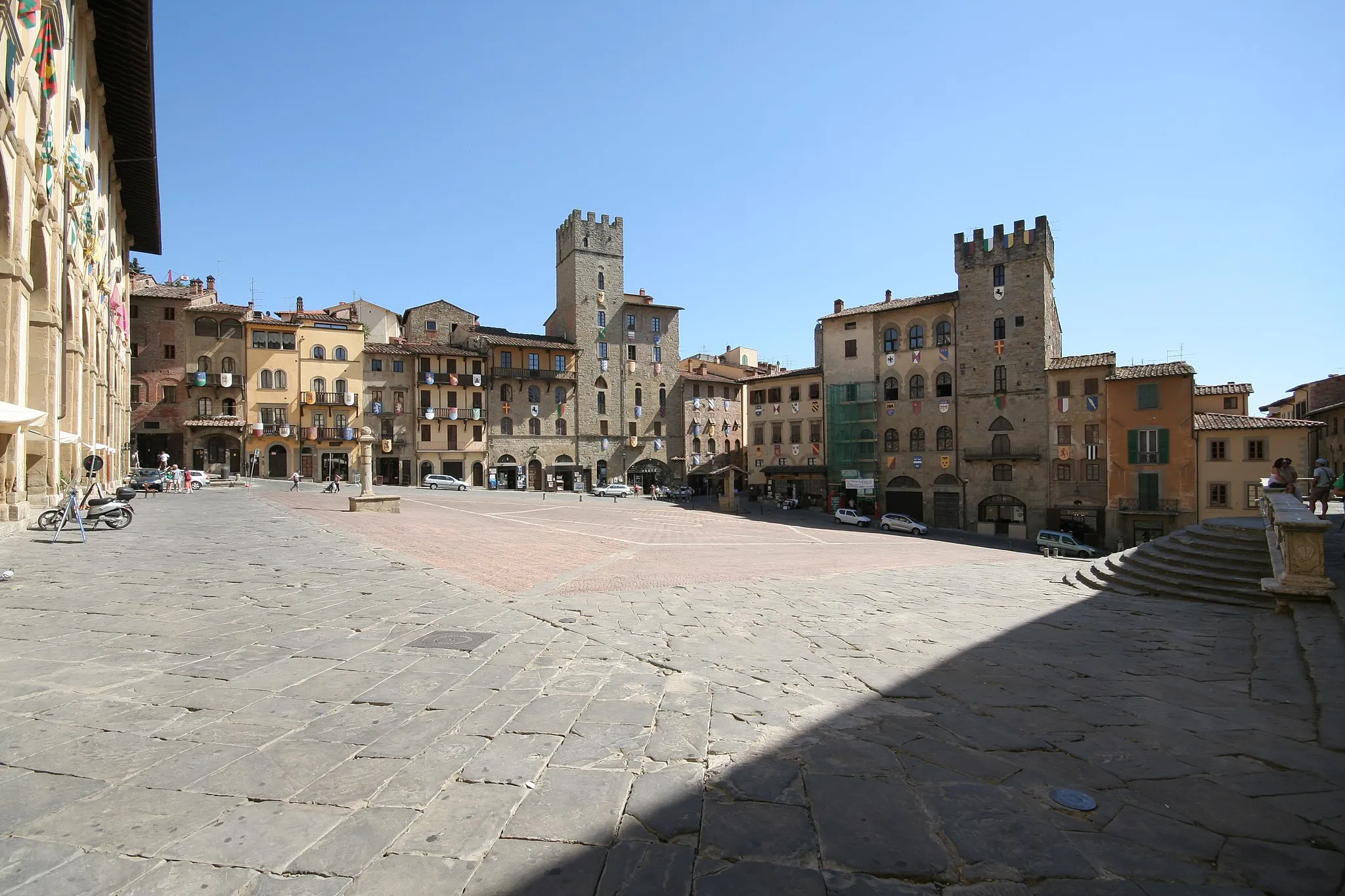 Photo showing: View of Piazza Grande in Arezzo, Tuscany (Italy)