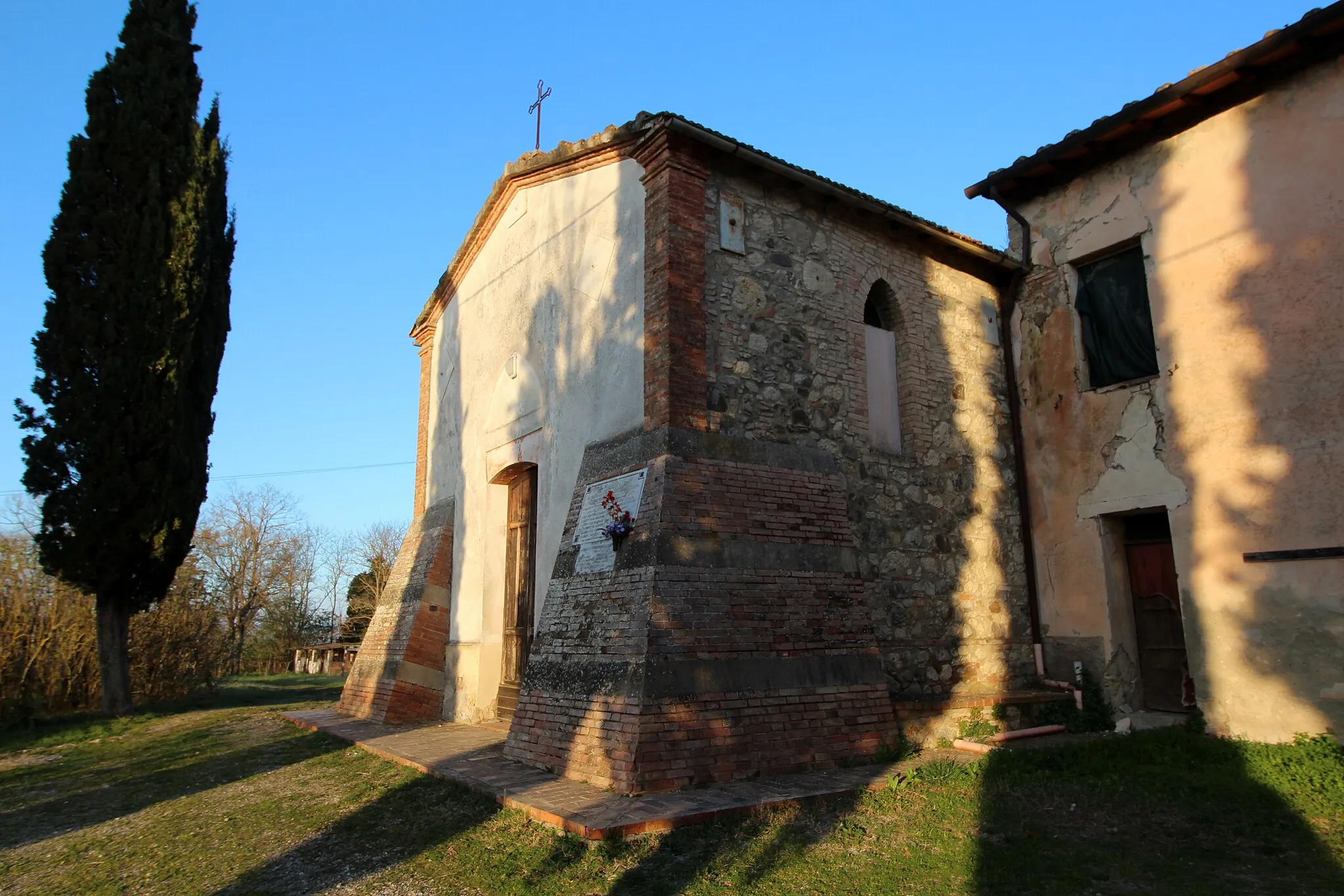 Photo showing: Church San Pietro Apostolo, Macciano, hamlet of Chiusi, Province of Siena, Tuscany, Italy