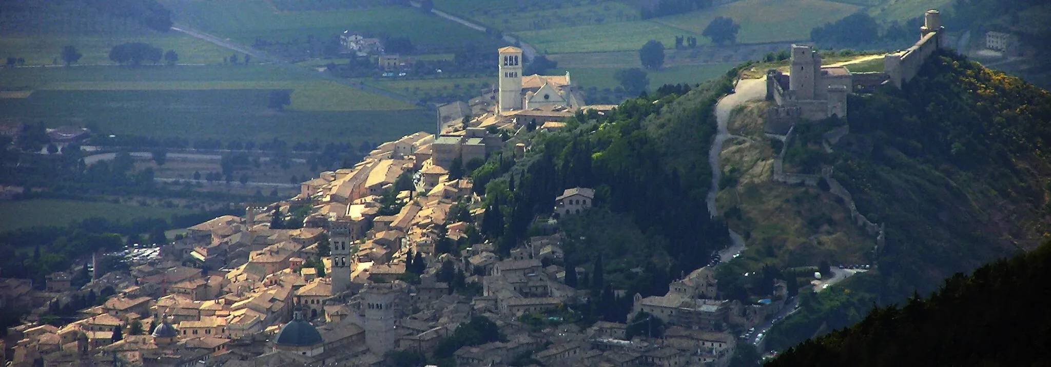 Photo showing: The pilgrim village Assisi in Italy, seen from Mt.Subasio