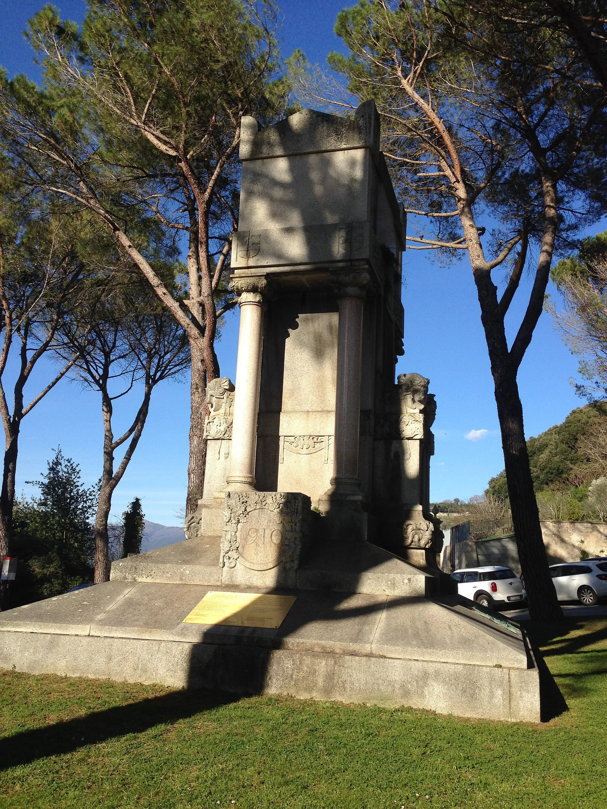 Photo showing: Spoleto. Monumento ai caduti del '60 di Cesare Bazzani, 1910