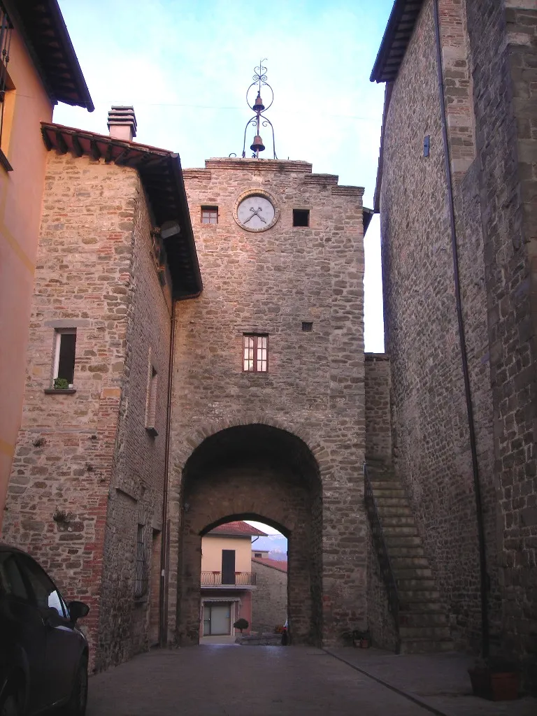 Photo showing: Porta Gualdese, Casacastalda, Valfabbrica, Perugia, Umbria, Italy