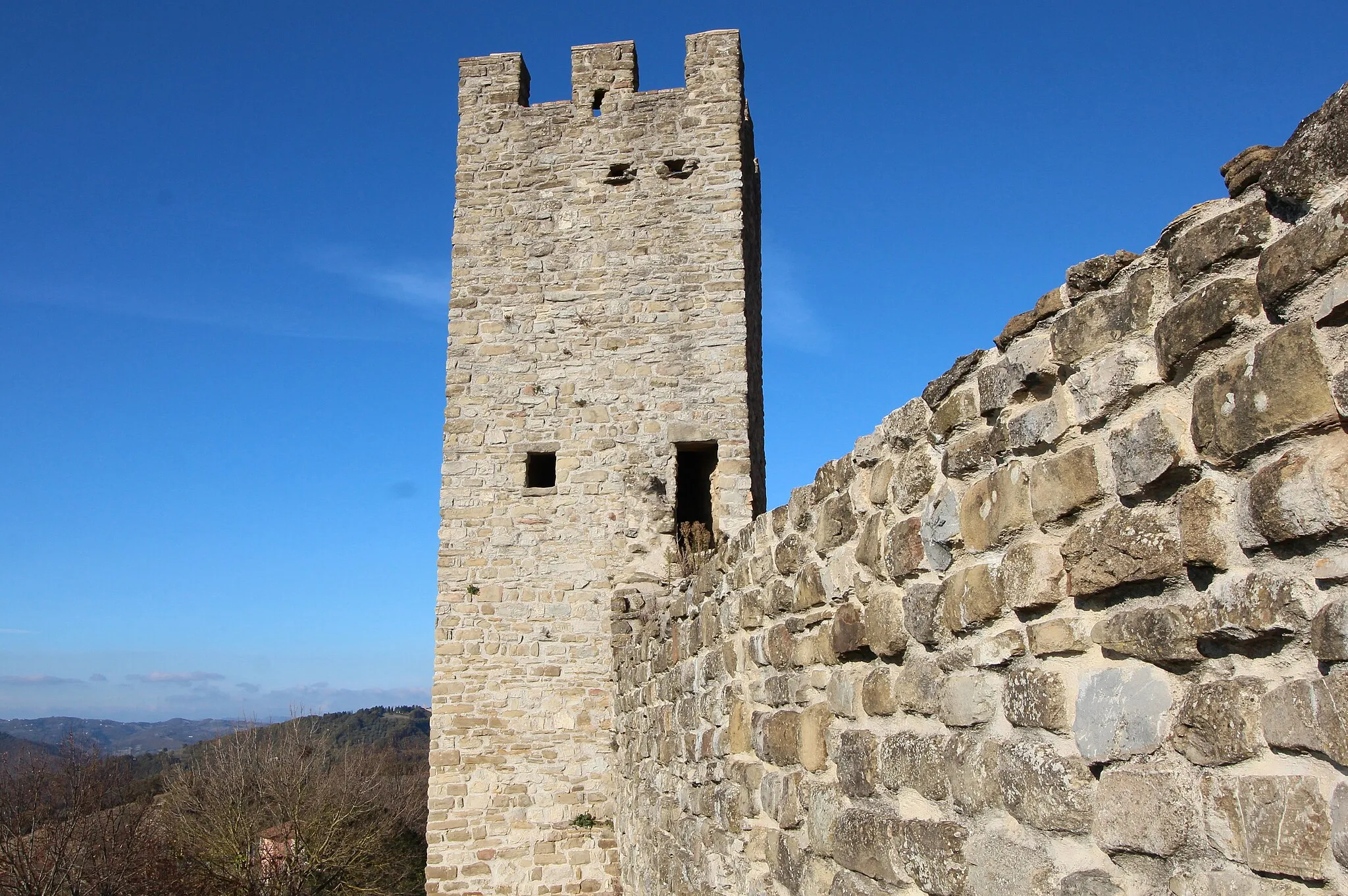 Photo showing: defensive walls of Poggio San Dionisio, hamlet of Valfabbrica, Province of Perugia, Umbria, Italy