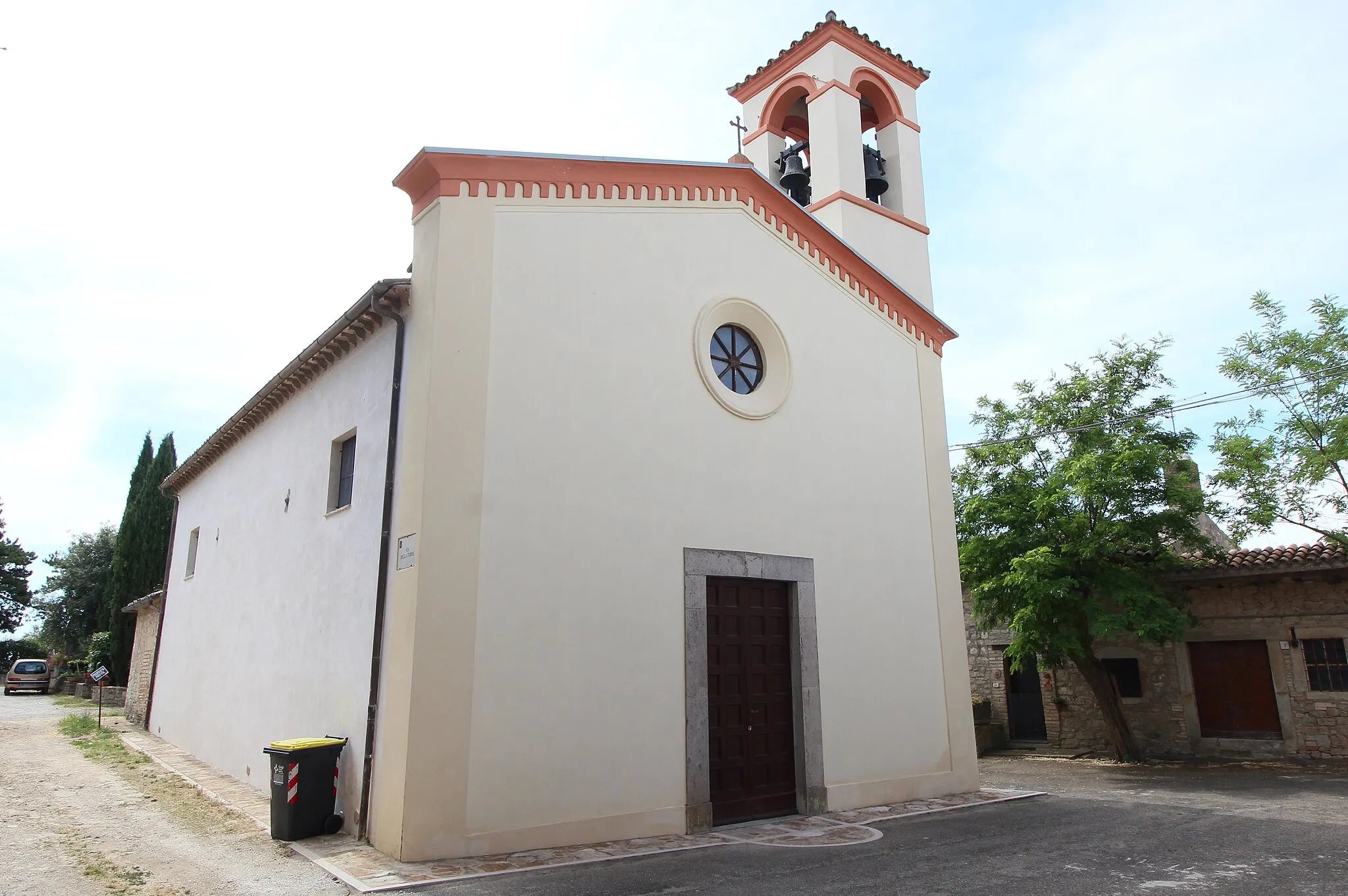 Photo showing: church San Giovanni Battista, Morruzze, hamlet of Baschi, Province of Terni, Umbria, Italy