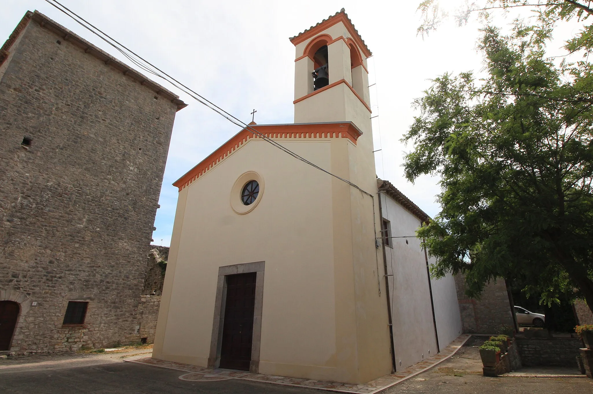 Photo showing: church San Giovanni Battista, Morruzze, hamlet of Baschi, Province of Terni, Umbria, Italy