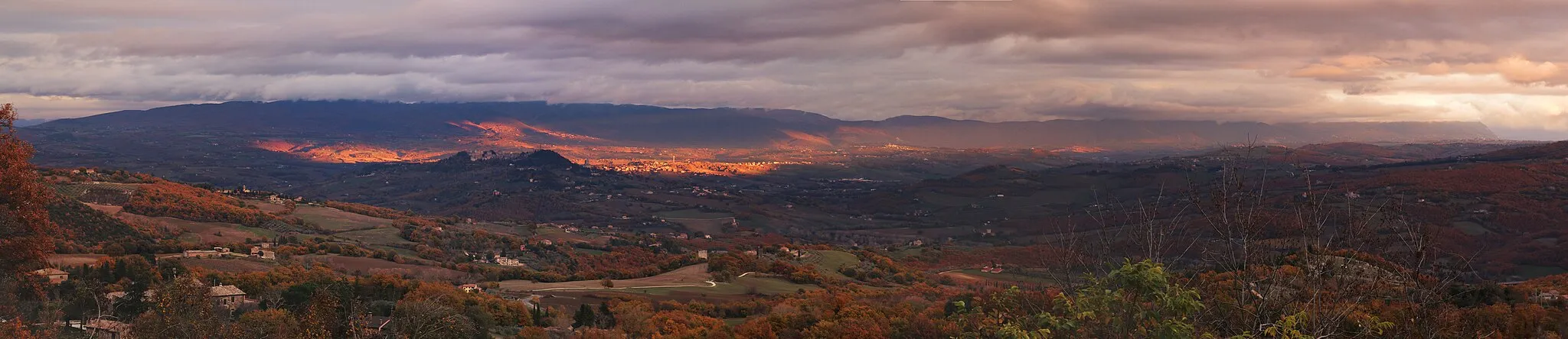 Photo showing: Quadro (Todi), panorama