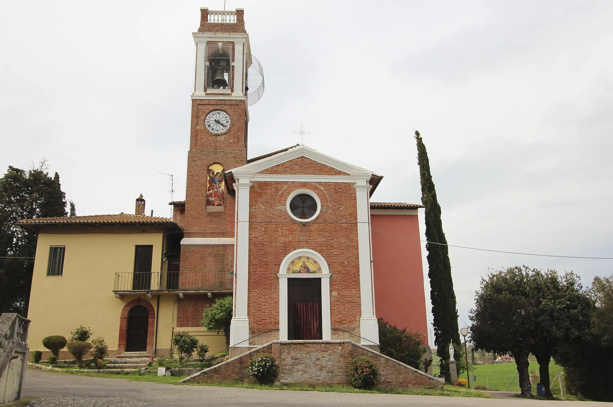 Photo showing: Church San Michele Arcangelo, Porto, hamlet of Castiglione del Lago, Province of Perugia, Umbria, Italy