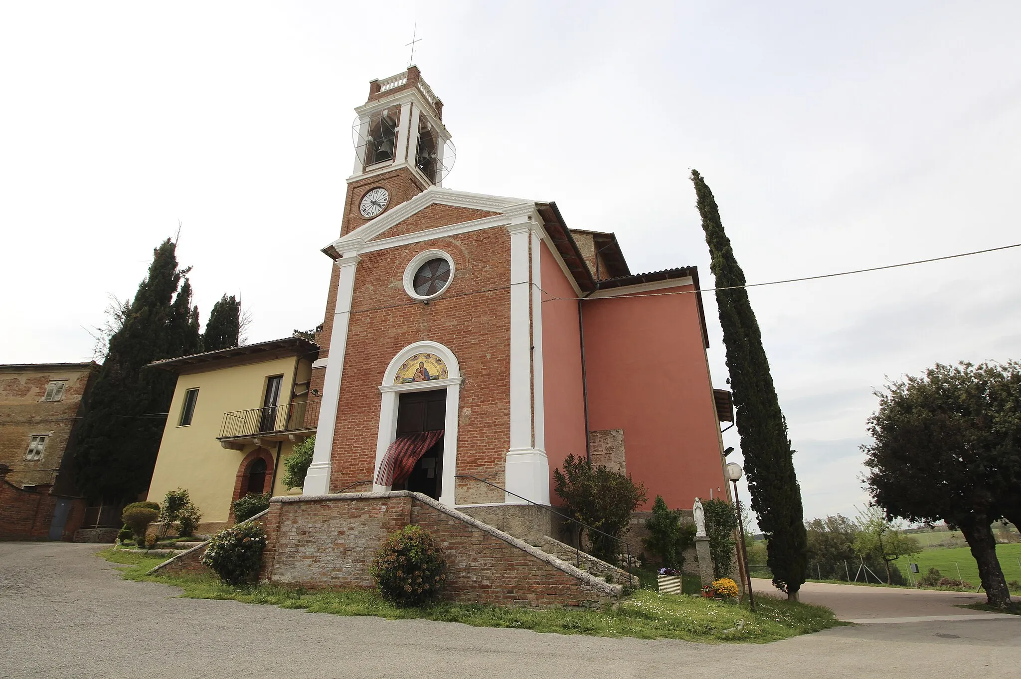 Photo showing: Church San Michele Arcangelo, Porto, hamlet of Castiglione del Lago, Province of Umbria, Tuscany, Italy