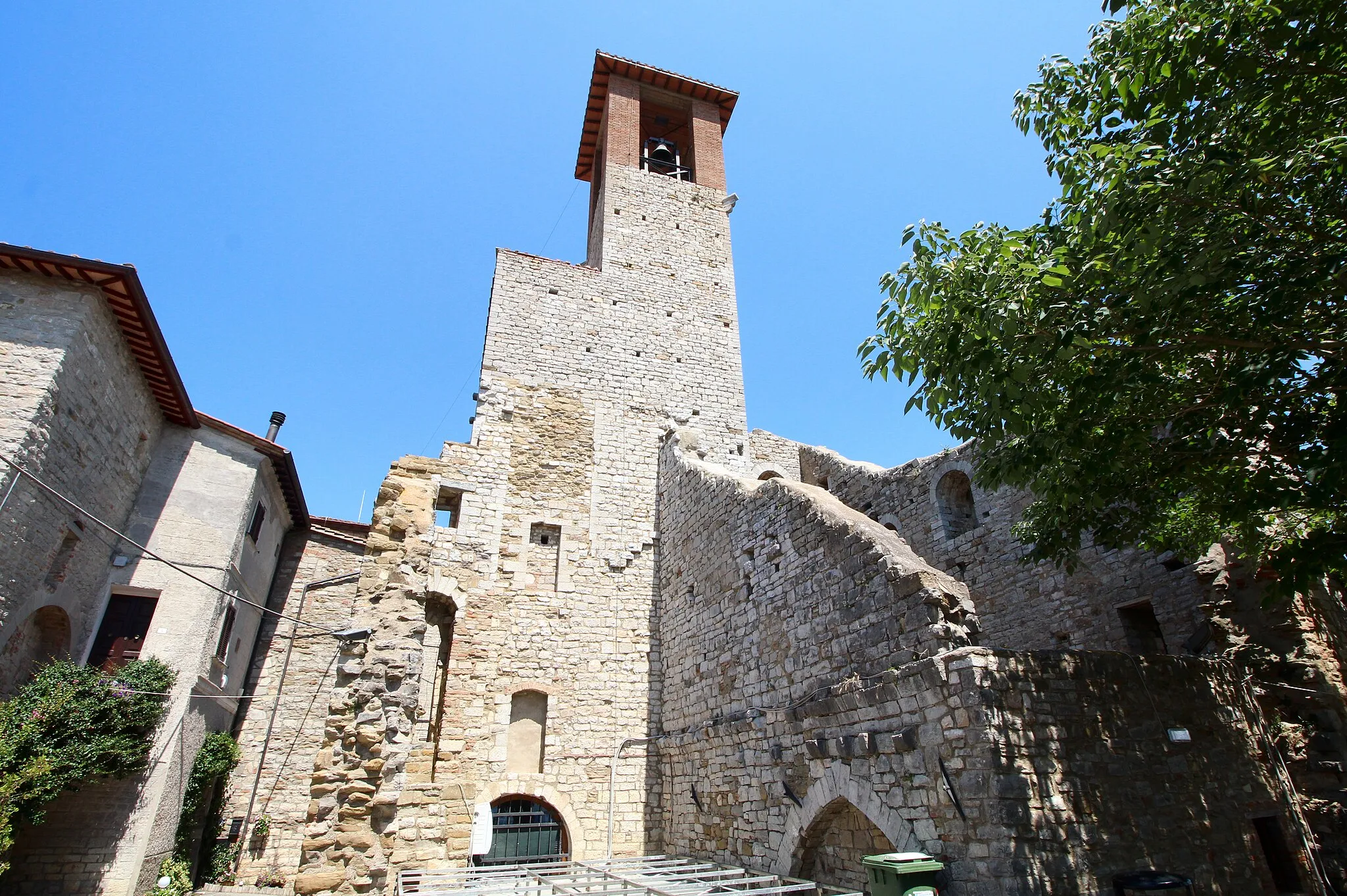 Photo showing: Castle ruin Castello di Agello, Agello, hamlet of Magione, Umbria, Italy