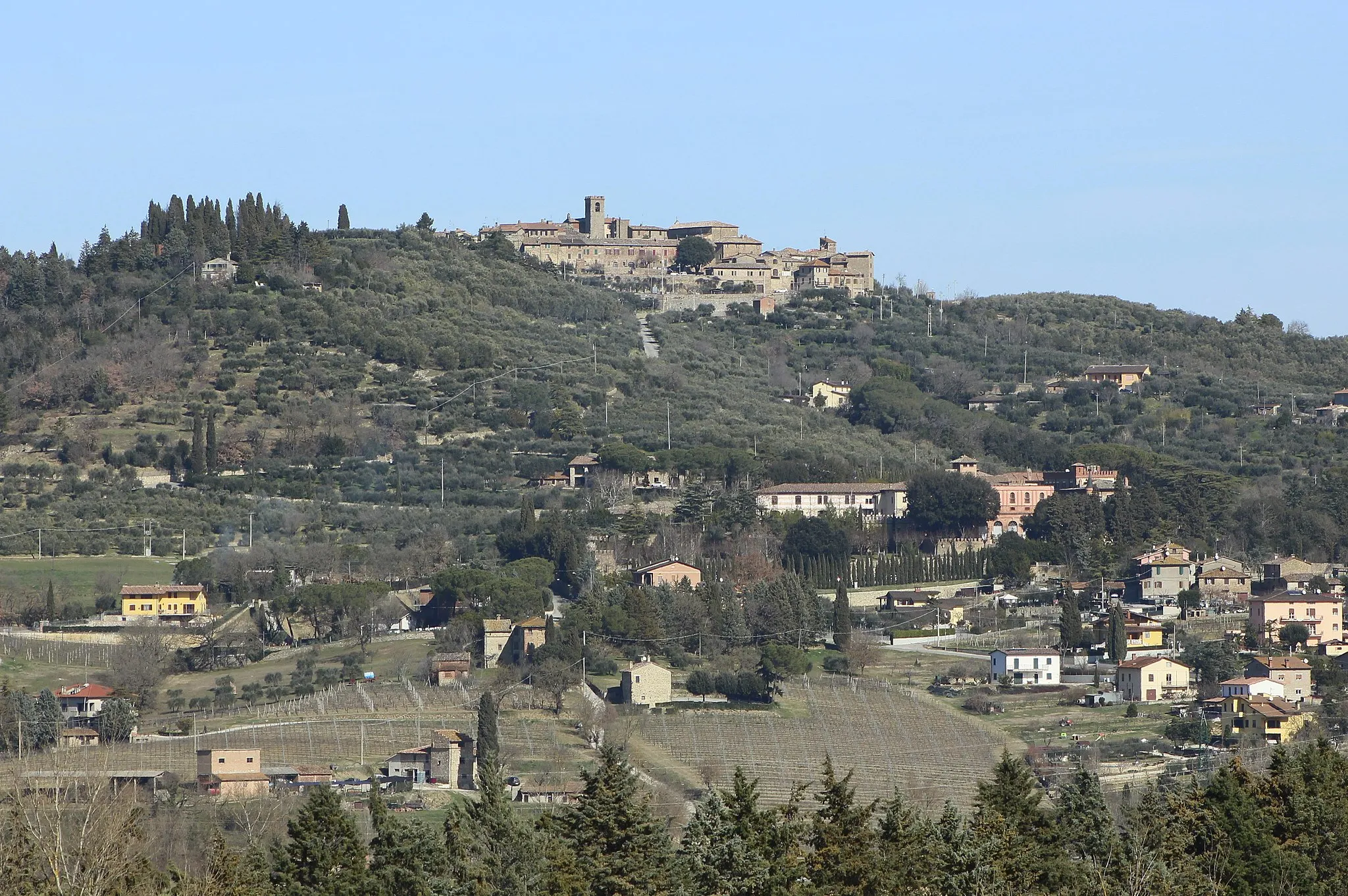Photo showing: Montepetriolo (also Monte Petriolo), hamlet of Perugia, Province of Perugia, Umbria, Italy.