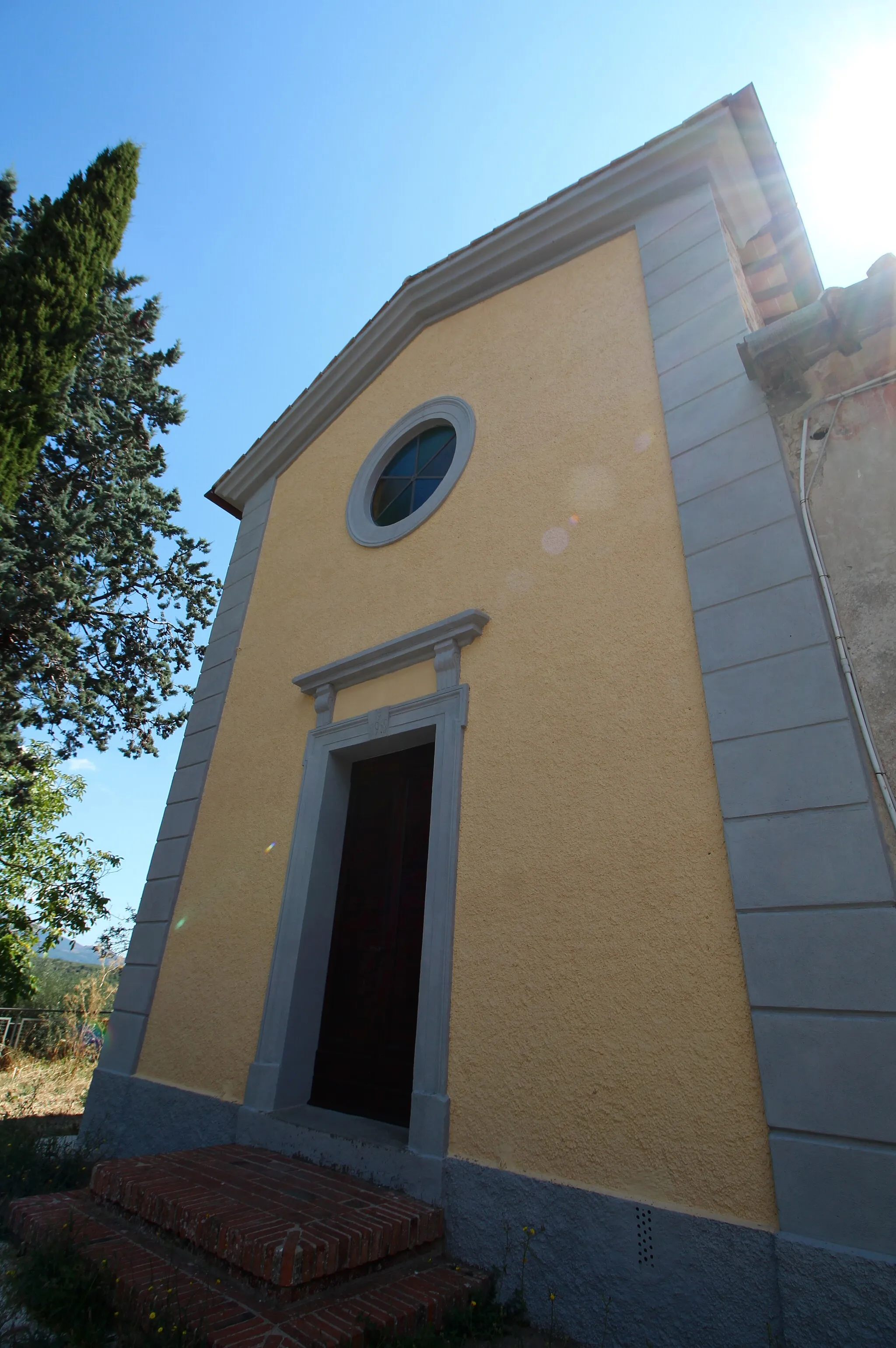Photo showing: Church San Michele Arcangelo, Collesanto, hamlet of Magione, Umbria, Italy