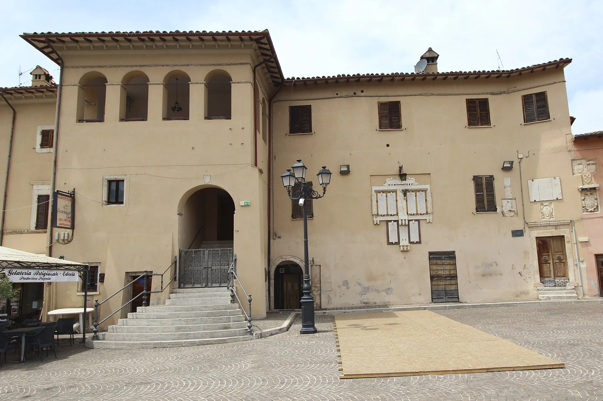 Photo showing: Palace Palazzo Comunale vecchio (Ex palazzo comunale), Cerreto di Spoleto, Province of Perugia, Umbria, Italy