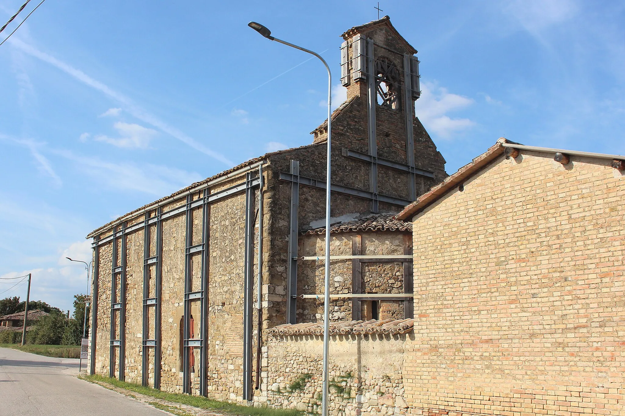 Photo showing: church Sant'Angelo (Castel San Giovanni, hamlet of Castel Ritaldi, Province of Perugia, Umbria, Italy)