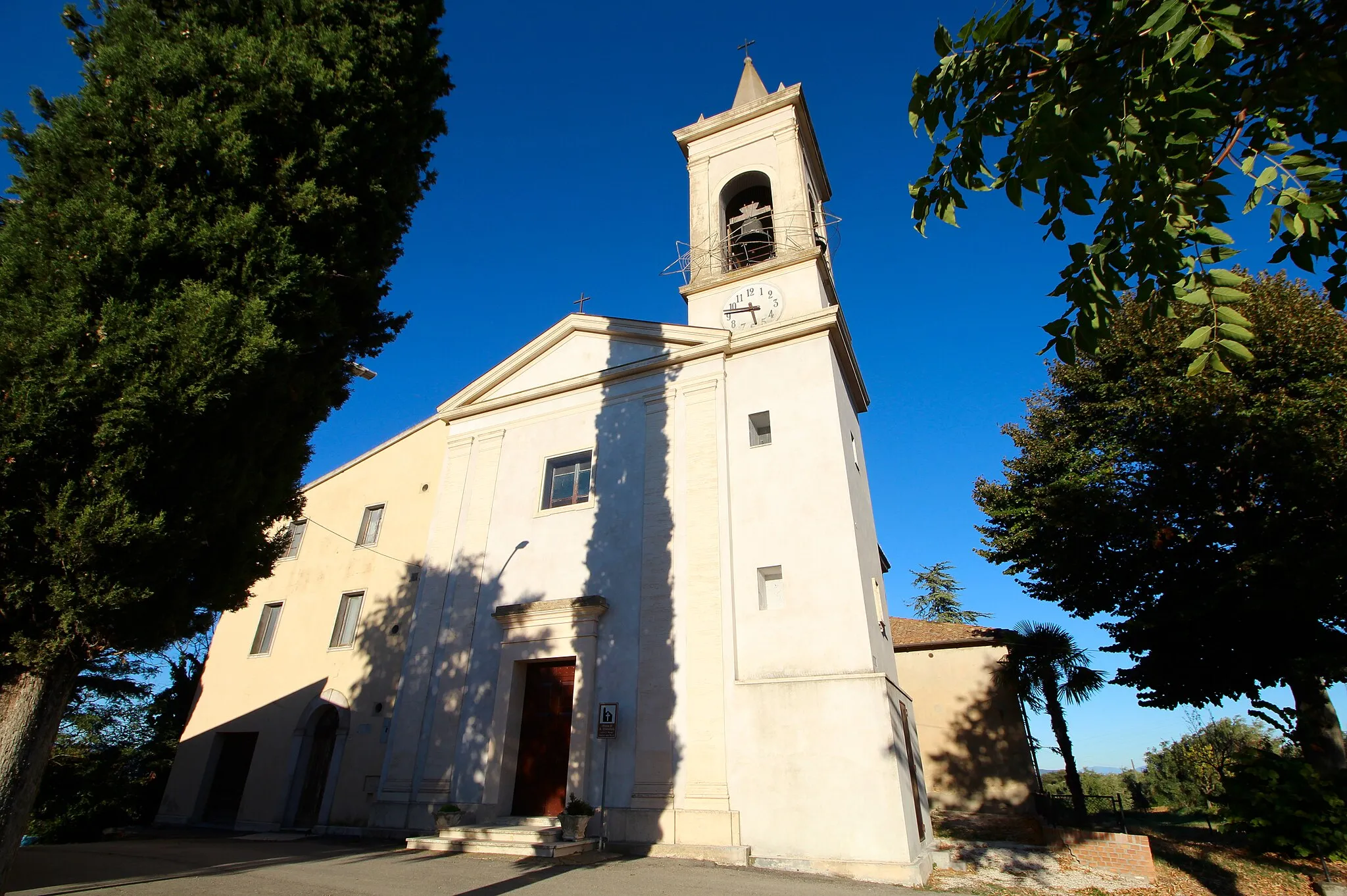 Photo showing: Church San Cristoforo, Badia, hamlet of Castiglione del Lago, Umbria, Italy