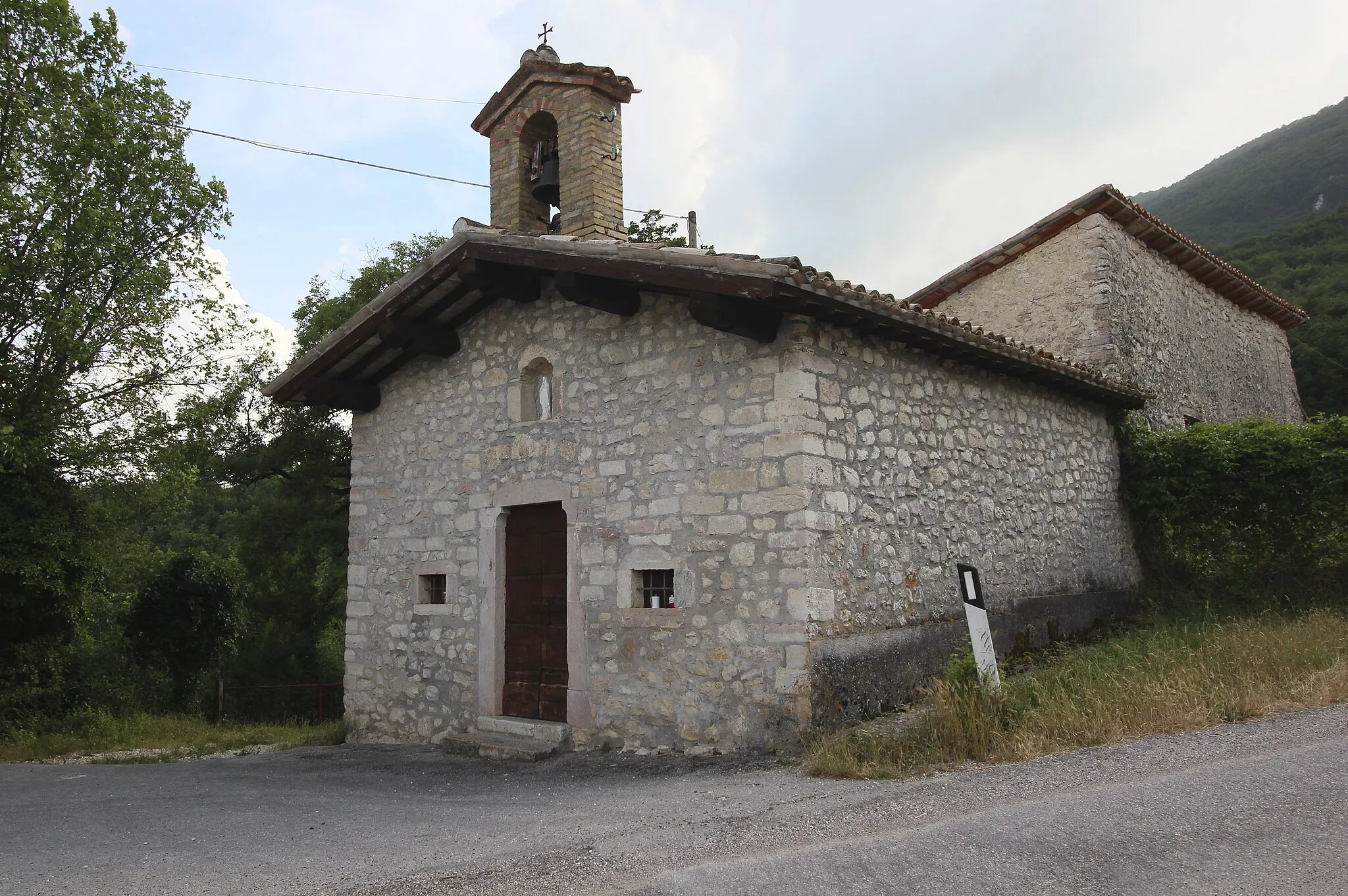 Photo showing: Church Madonna Addolorata, Macchia, hamlet of Cerreto di Spoleto, Umbria, Italy