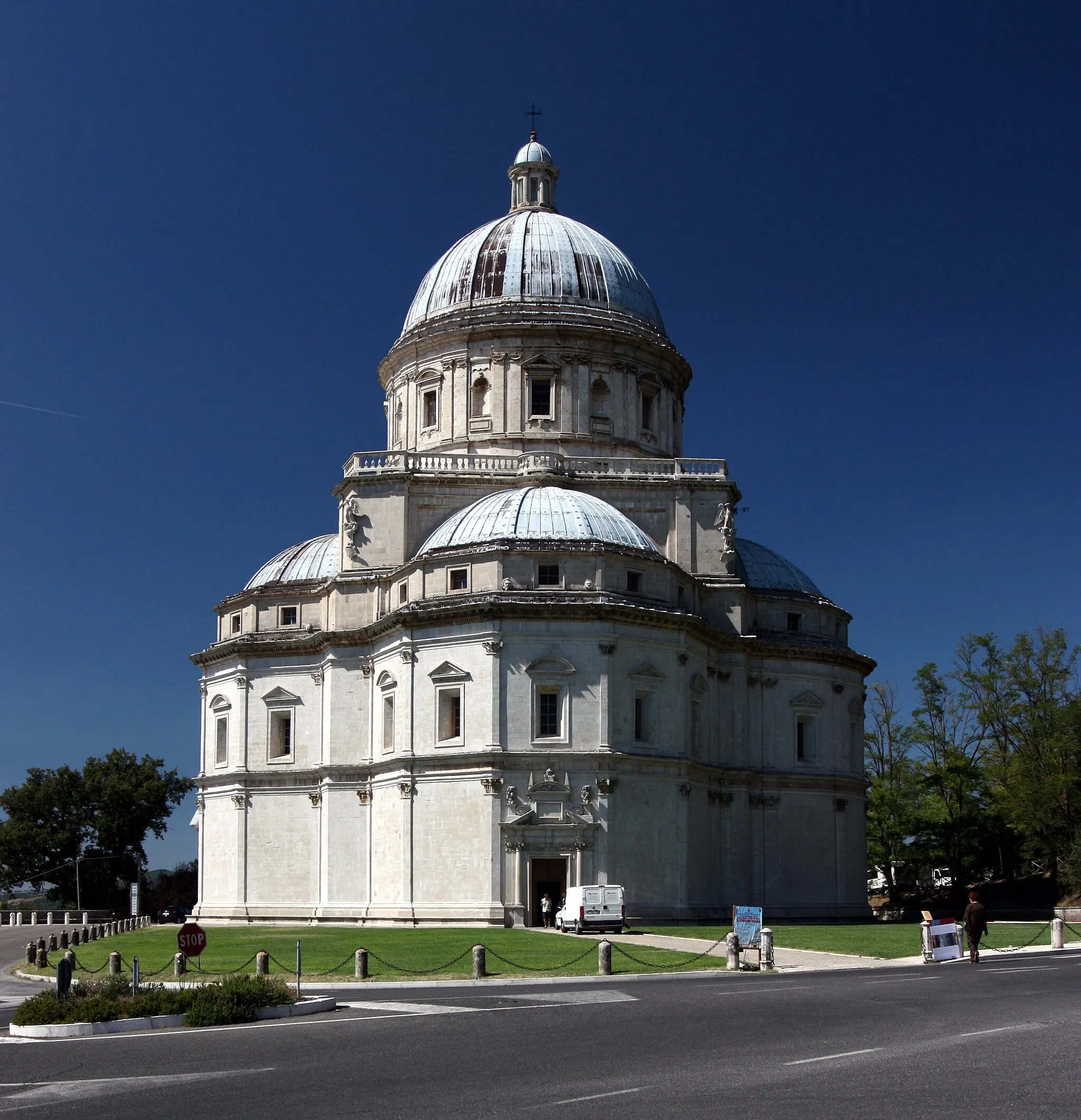 Photo showing: The Donato Bramante's Santa Maria della Consolazione church in Todi, Umbria, Italy