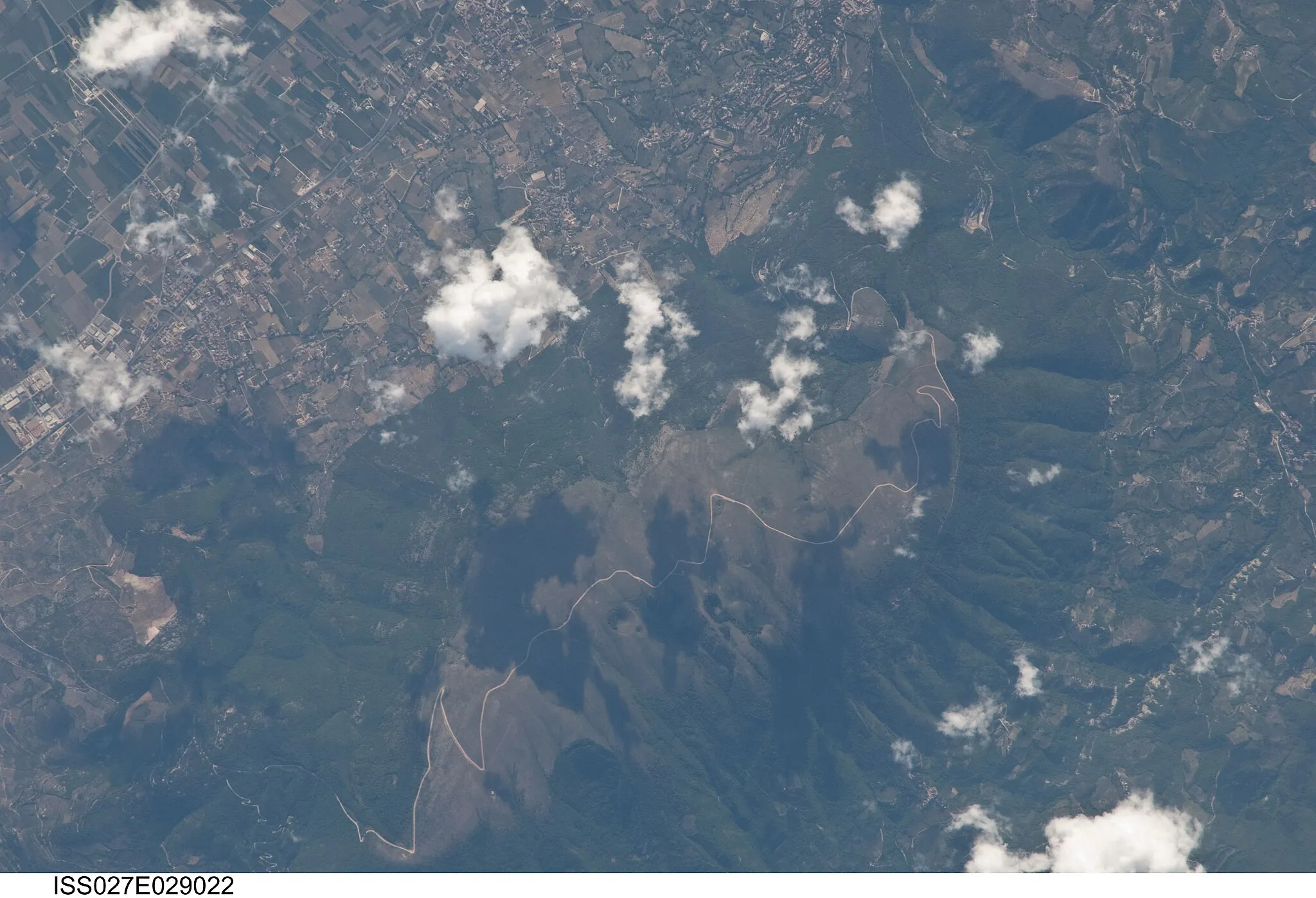 Photo showing: View of Italy taken during ISS Expedition 27.