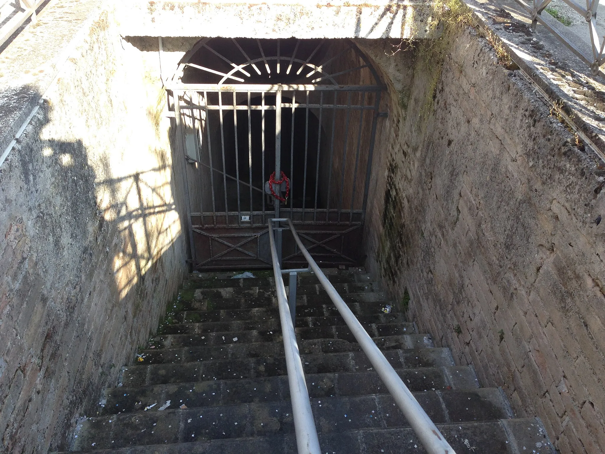 Photo showing: Ponte Sanguinario (Spoleto), ingresso