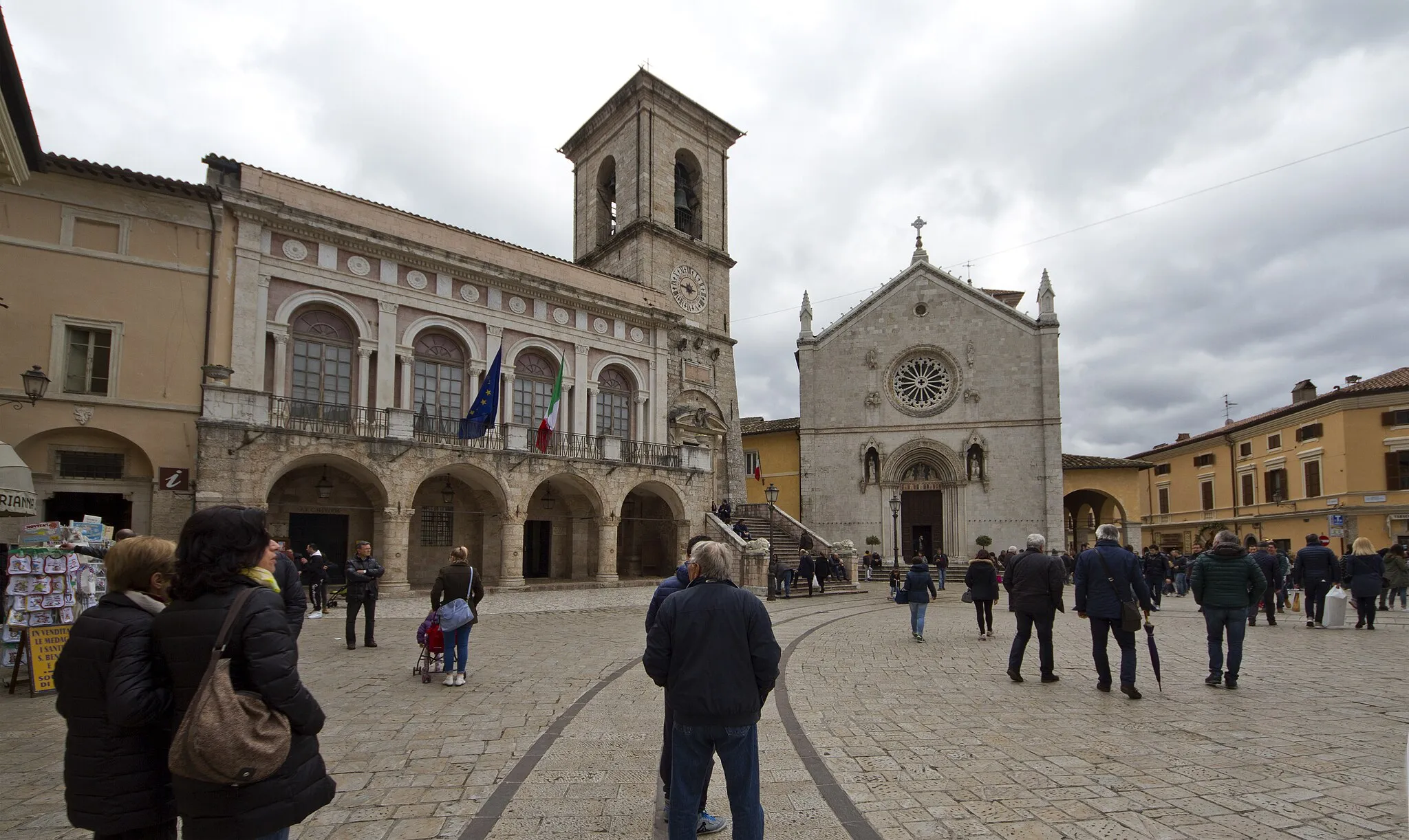 Photo showing: Piazza S. Benedetto, Norcia PG, Umbria, Italy