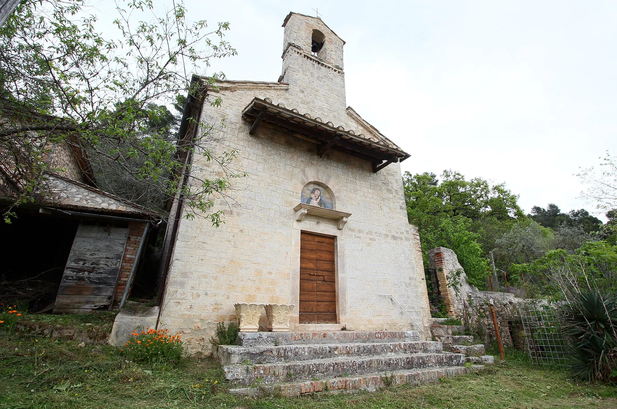 Photo showing: church San Lorenzo, Colle Tarocco, hamlet of Calvi dell'Umbria, Province of Terni, Umbria, Italy