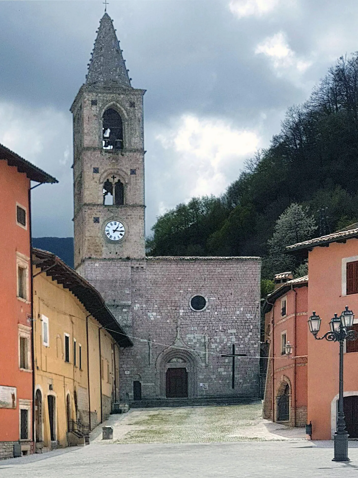 Photo showing: Facciata della chiesa di San Pietro a Leonessa (Rieti)