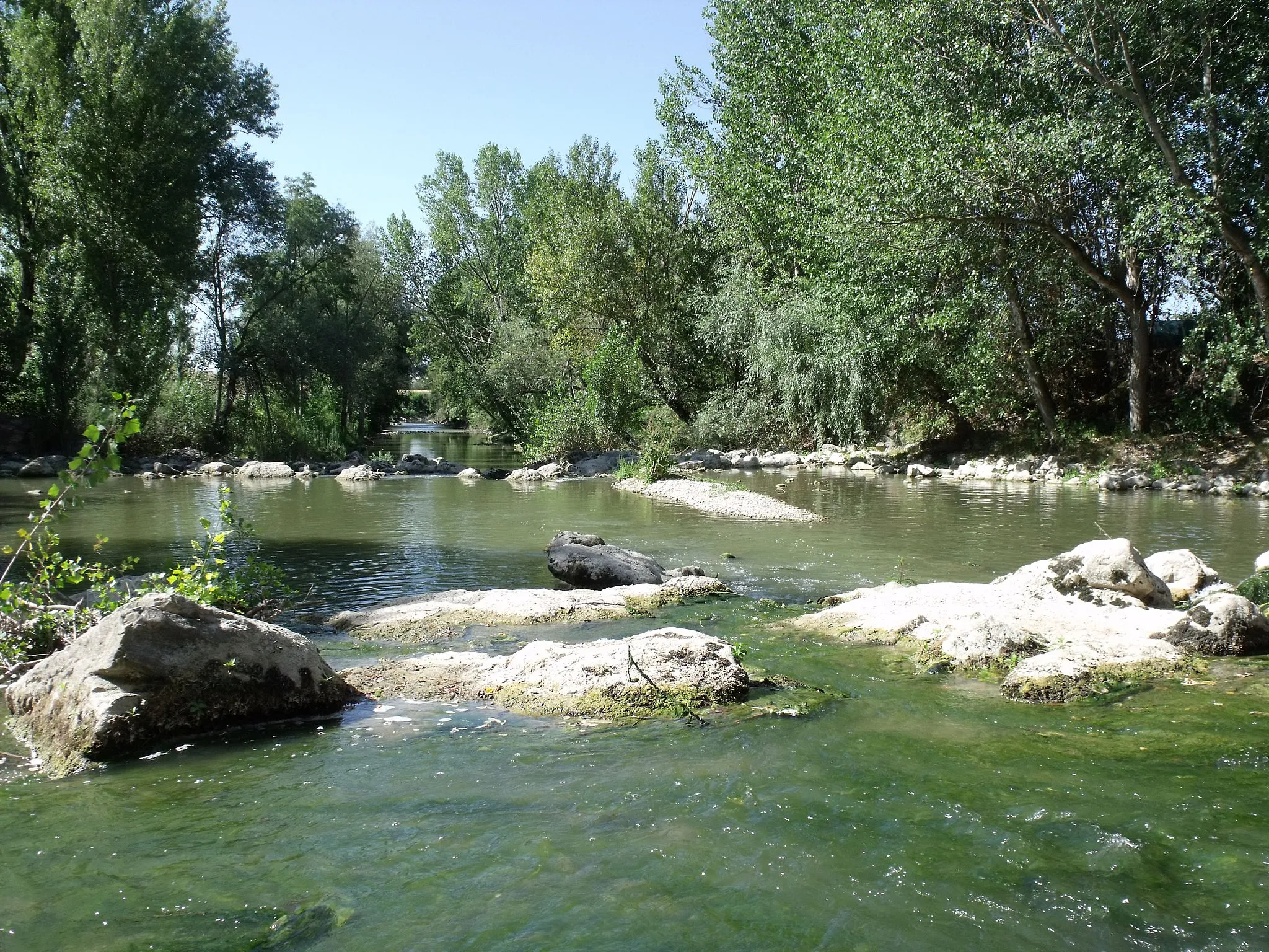 Photo showing: The Chiascio river in Bastia Umbra, Province of Perugia, Umbria, Italy