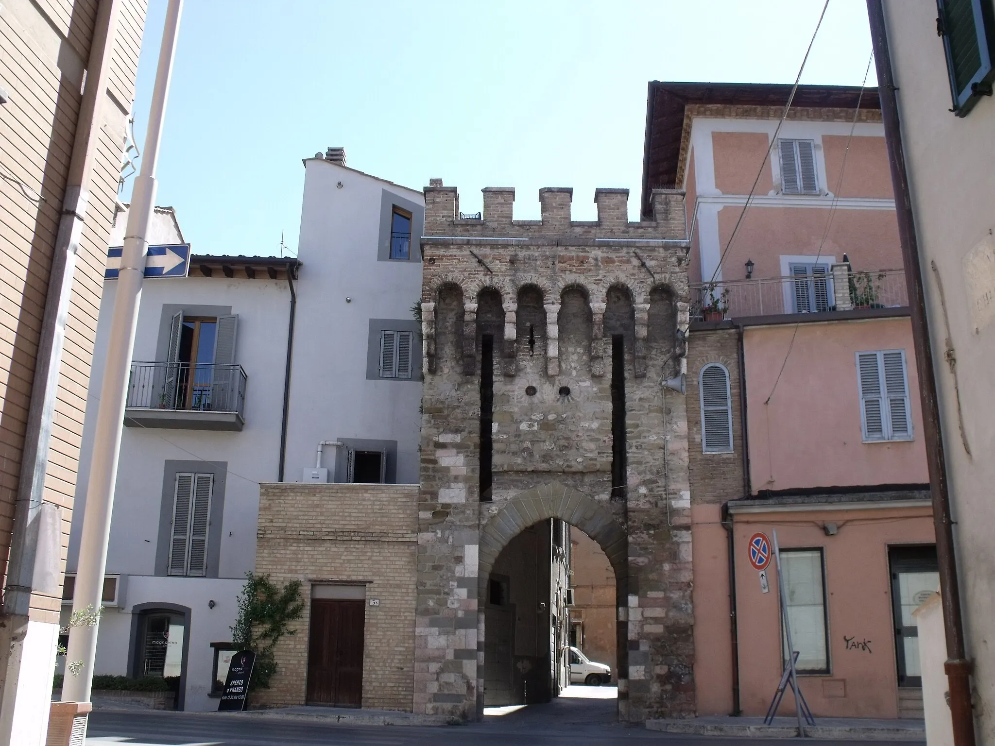 Photo showing: City Gate Porta Sant’Angelo in Bastia Umbra, Province of Perugia, Umbria, Italy