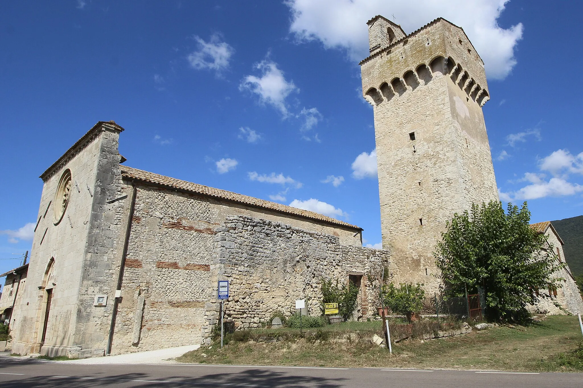 Photo showing: Santa Maria in Pantano, church in the territory of Massa Martana, Province of Perugia, Umbria, Italy