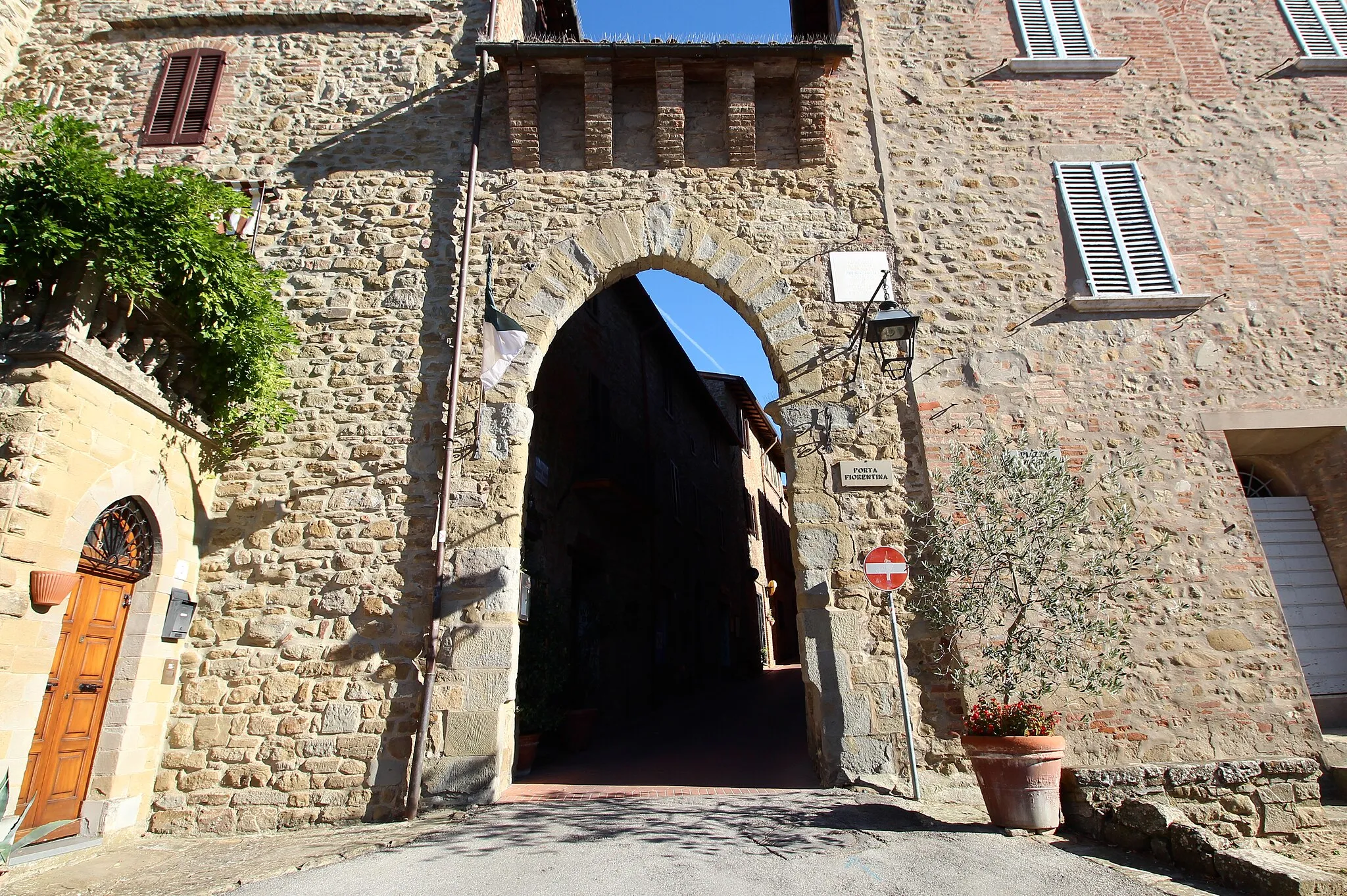 Photo showing: Defensive Gate Porta Fiorentina, Paciano, Province of Perugia, Umbria, Italy