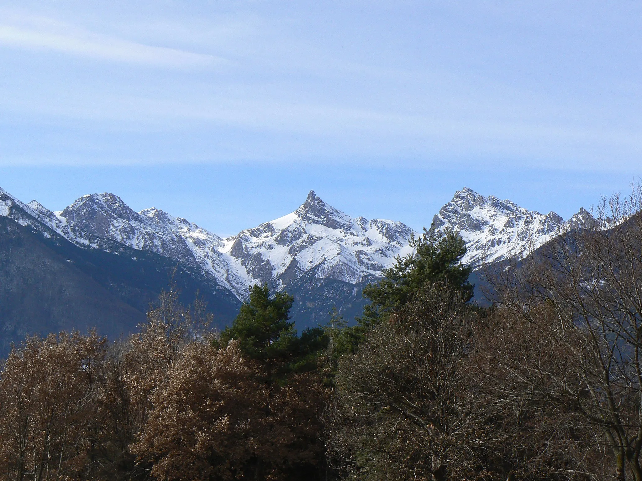 Photo showing: Panorama dalla Riserva naturale Lago di Villa. Challand-Saint-Victor, Valle d'Aosta, Italia.
