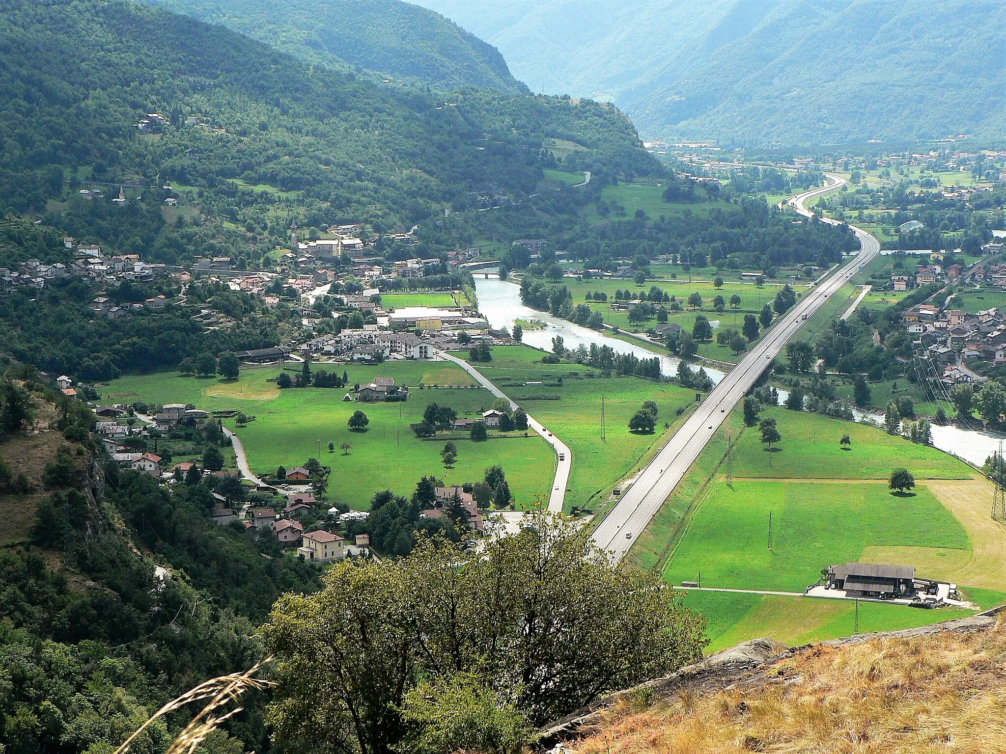 Photo showing: veduta di Montjovet dal castello di Saint-Germain. Montjovet, Valle d'Aosta, Italia.