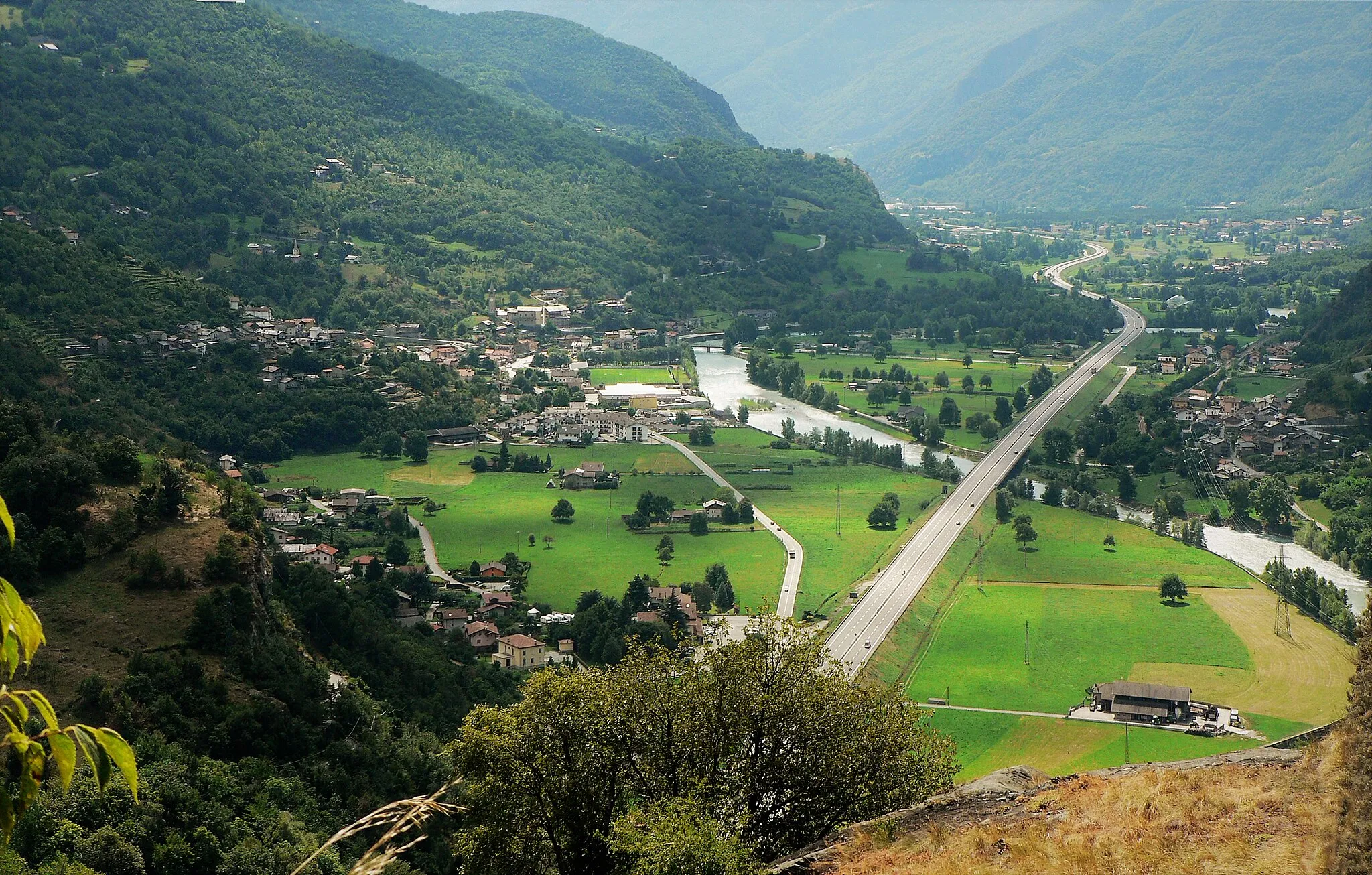 Photo showing: veduta di Montjovet dal castello di Saint-Germain. Montjovet, Valle d'Aosta, Italia.