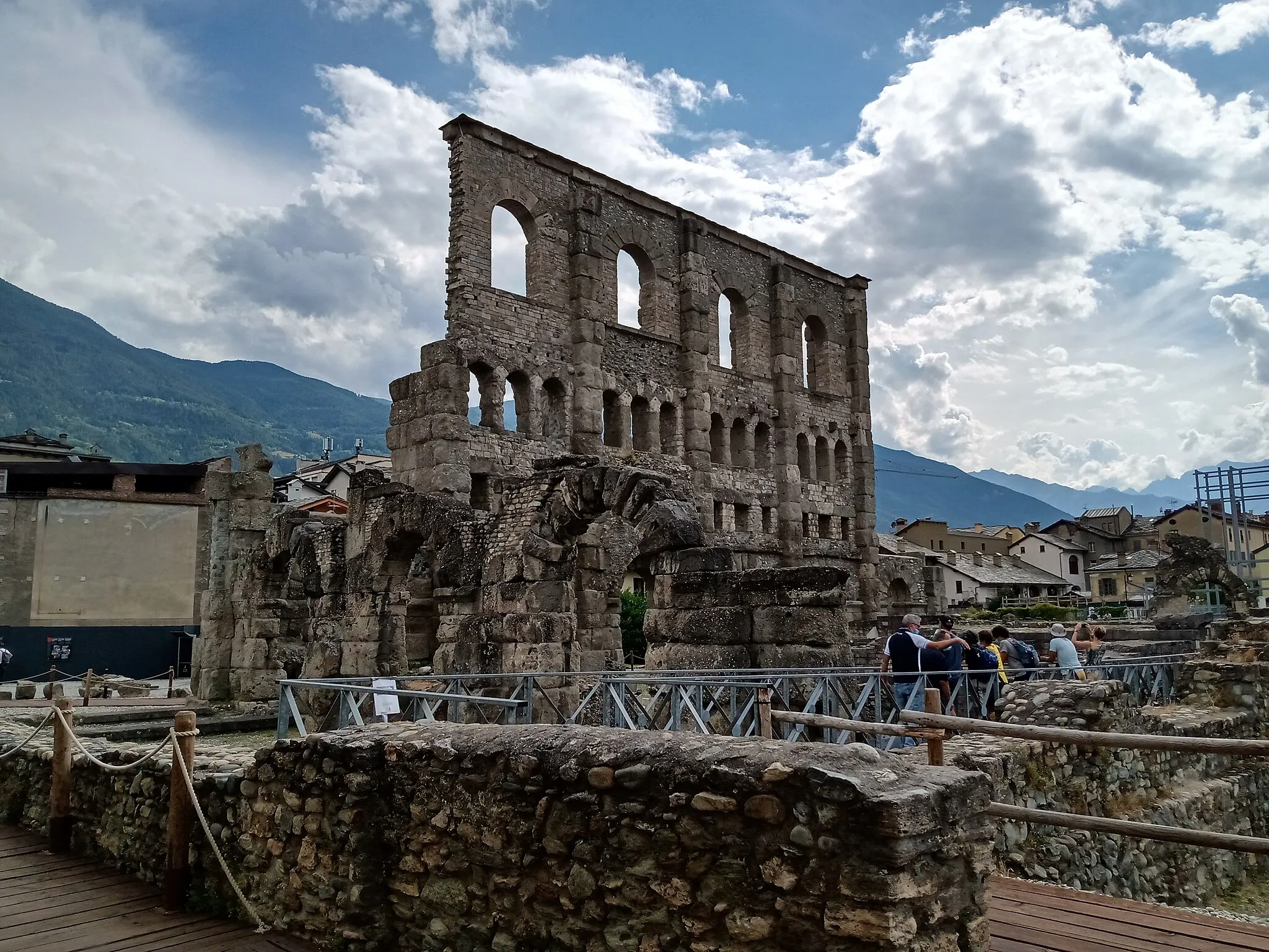 Photo showing: Teatro Romano della città di Aosta