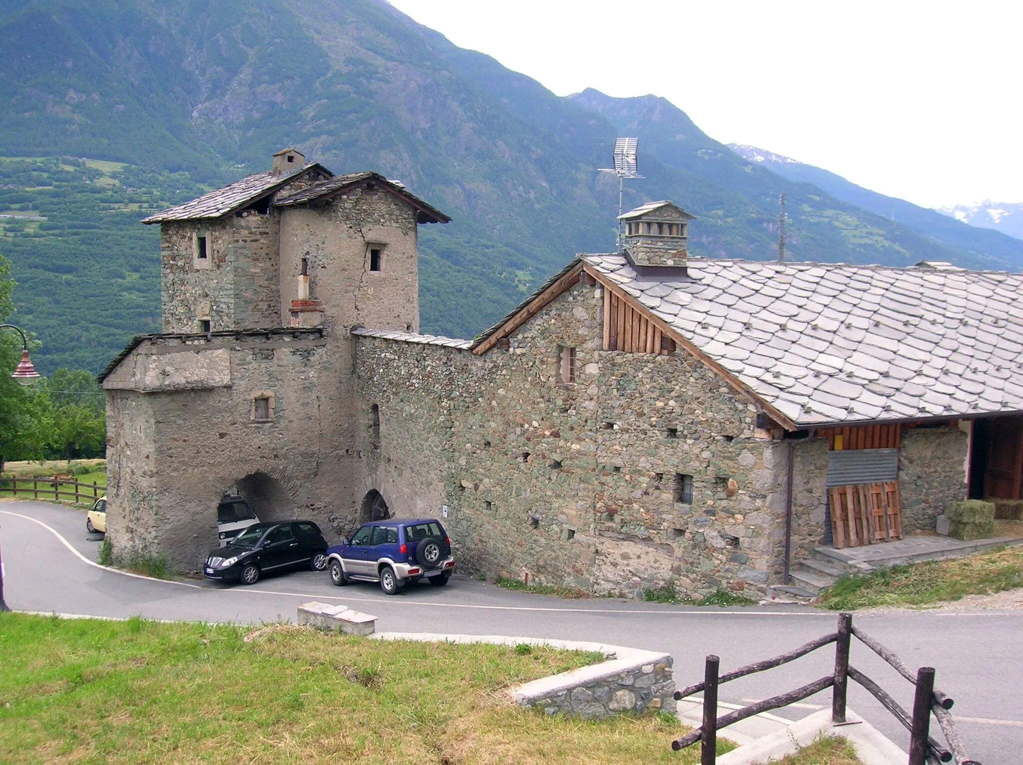 Photo showing: Facciate di nord-est, Casaforte di Povil, in località Povil, a Quart, Valle d'Aosta, Italia.