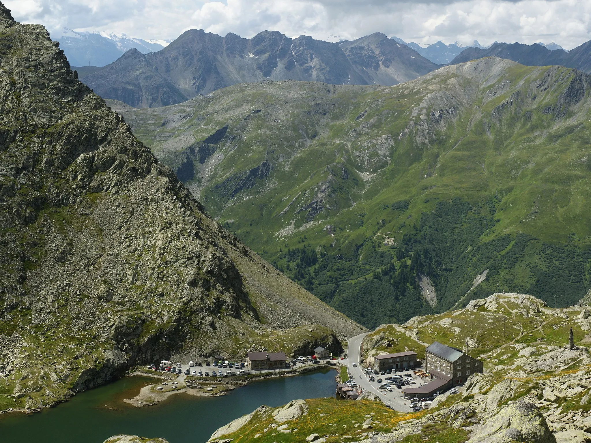 Photo showing: Great St. Bernard Pass at the Italy - Switzerland border.