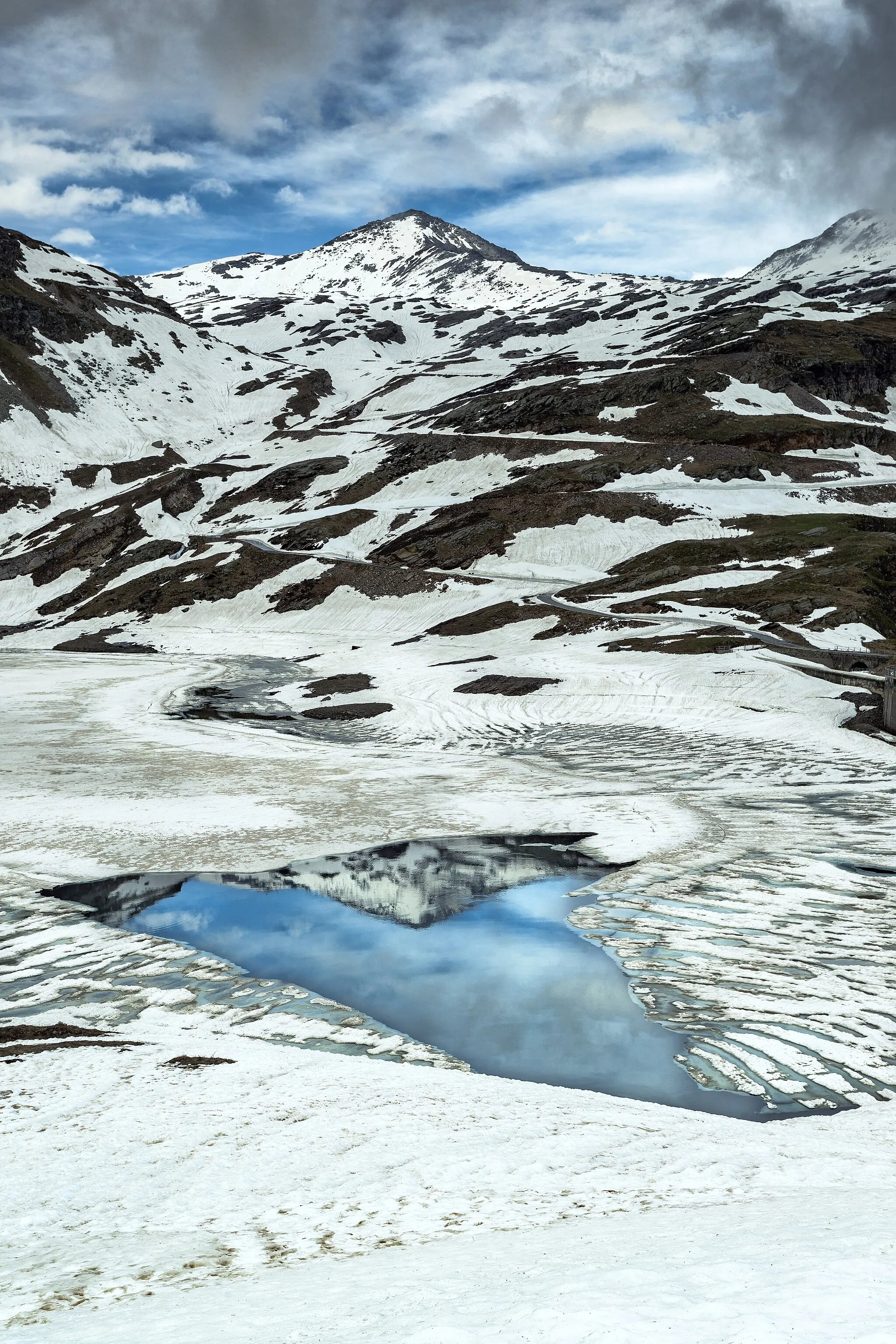 Photo showing: The Agnel lake during the thaw. Gran Paradiso National Park, Ceresole Reale, Piedmont, Italy