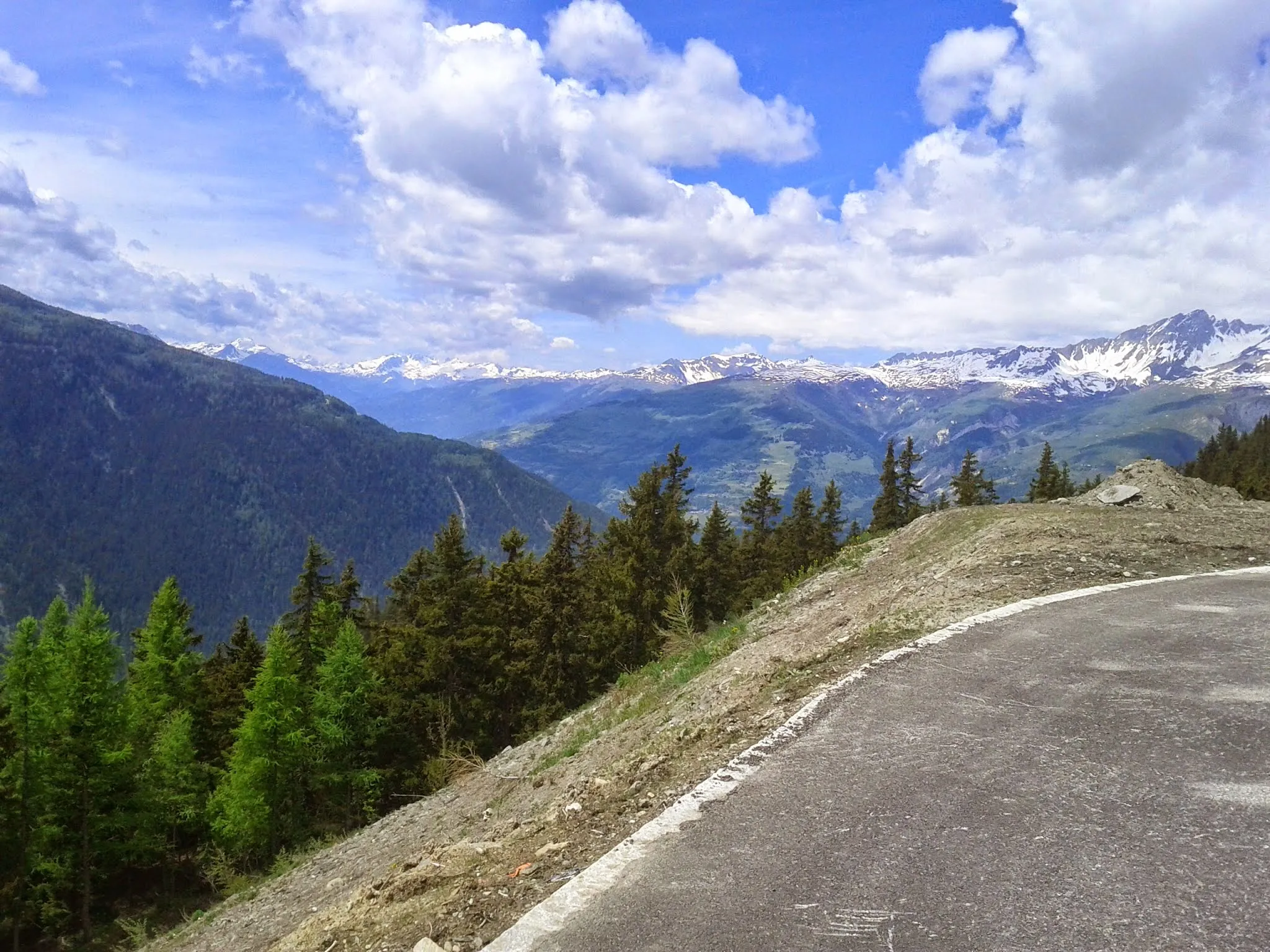 Photo showing: paysage en entrant à la Rosière