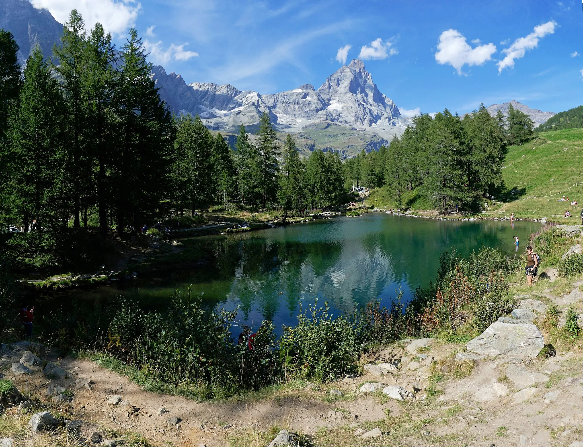 Photo showing: Lago Blu and Matterhorn. Valtournenche, Italy.