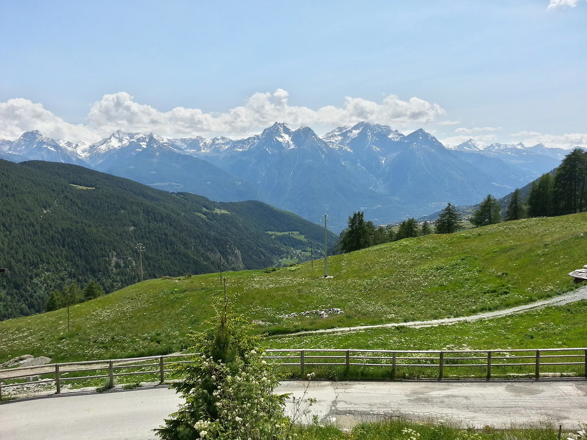 Photo showing: Gruppo del Mont Emilius scattata in frazione Porliod a Nus