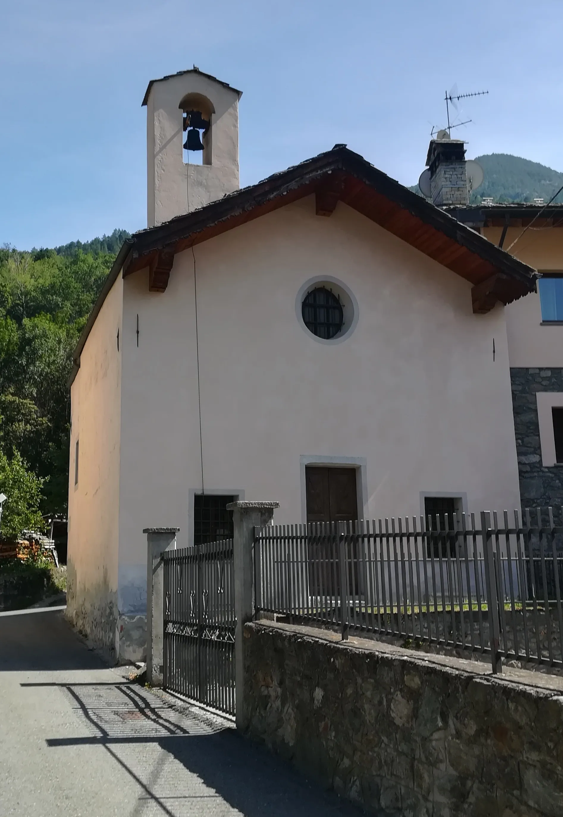 Photo showing: Church of Temple Presentation in Surpian, Saint Marcel