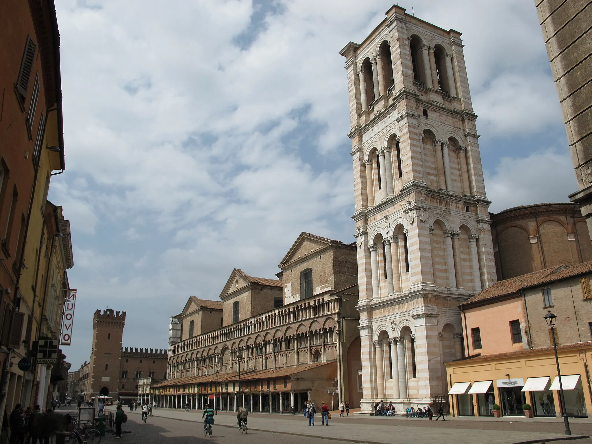 Photo showing: Duomo de la Cathédrale Saint Georges de Ferrare