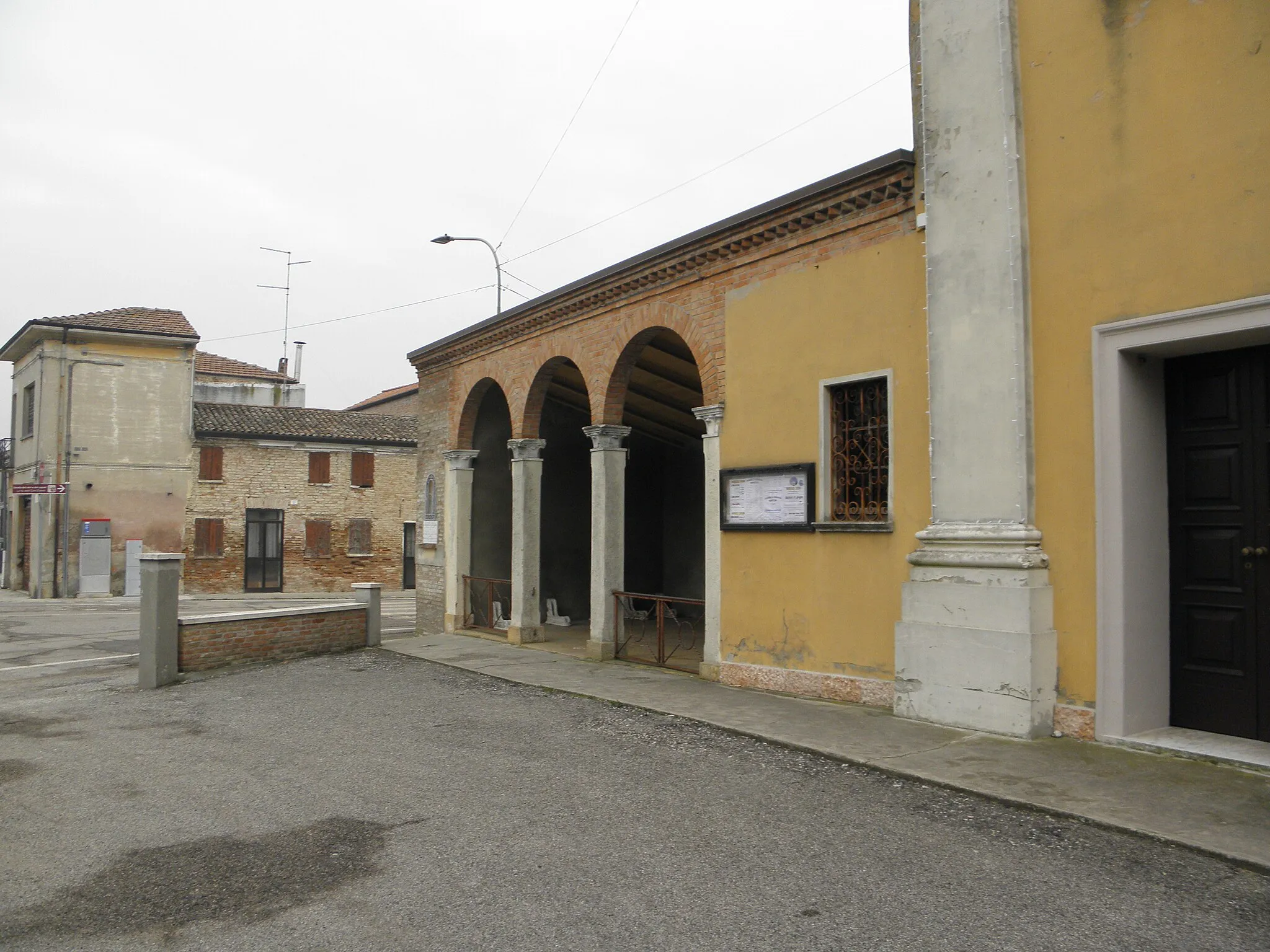 Photo showing: Coccanile, frazione di Copparo: la chiesa parrocchiale di San Venazio in Coccanile.