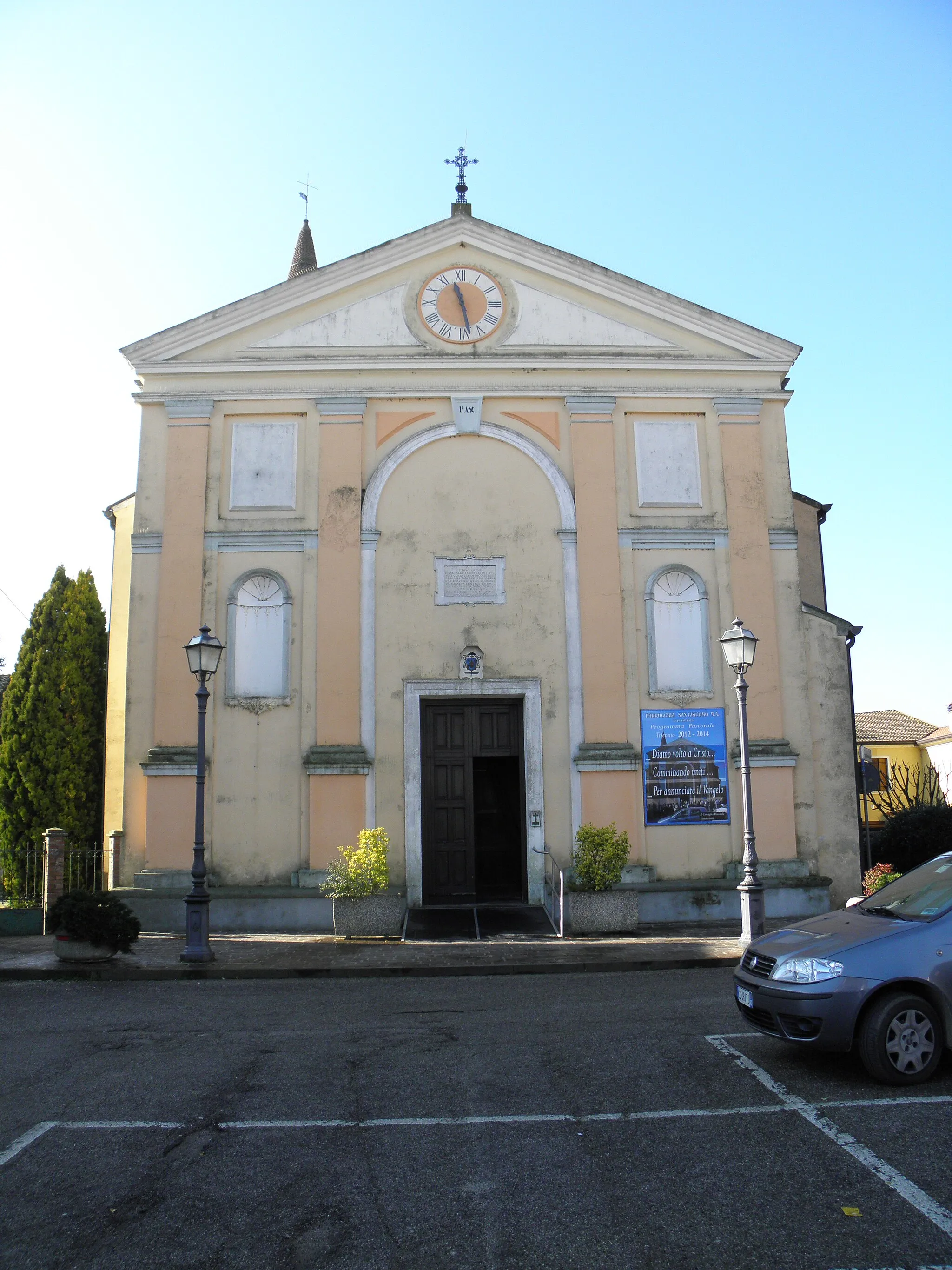 Photo showing: Bellombra, frazione di Adria: la chiesa parrocchiale di San Giacomo Apostolo.