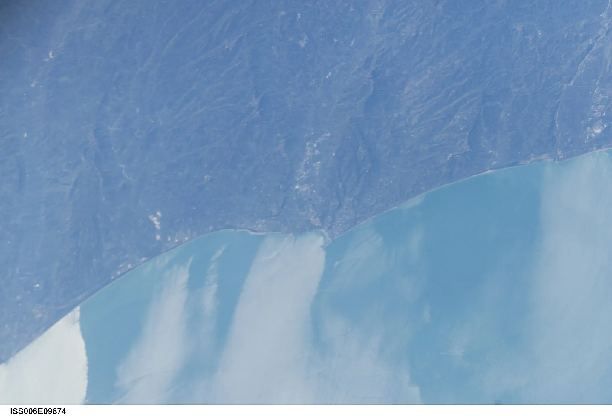 Photo showing: View of Italy taken during ISS Expedition 6.