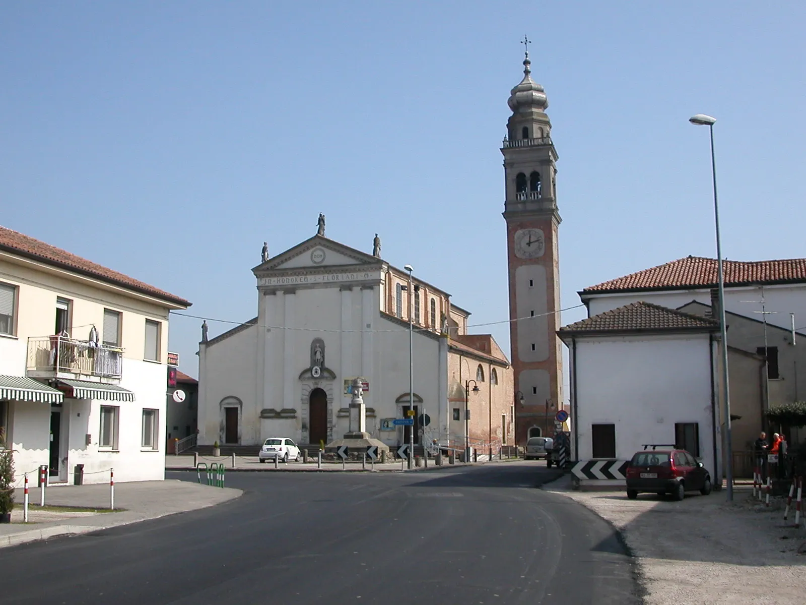 Photo showing: Chiesa parrocchiale di San Floriano, martire, Mardimago, frazione di Rovigo.