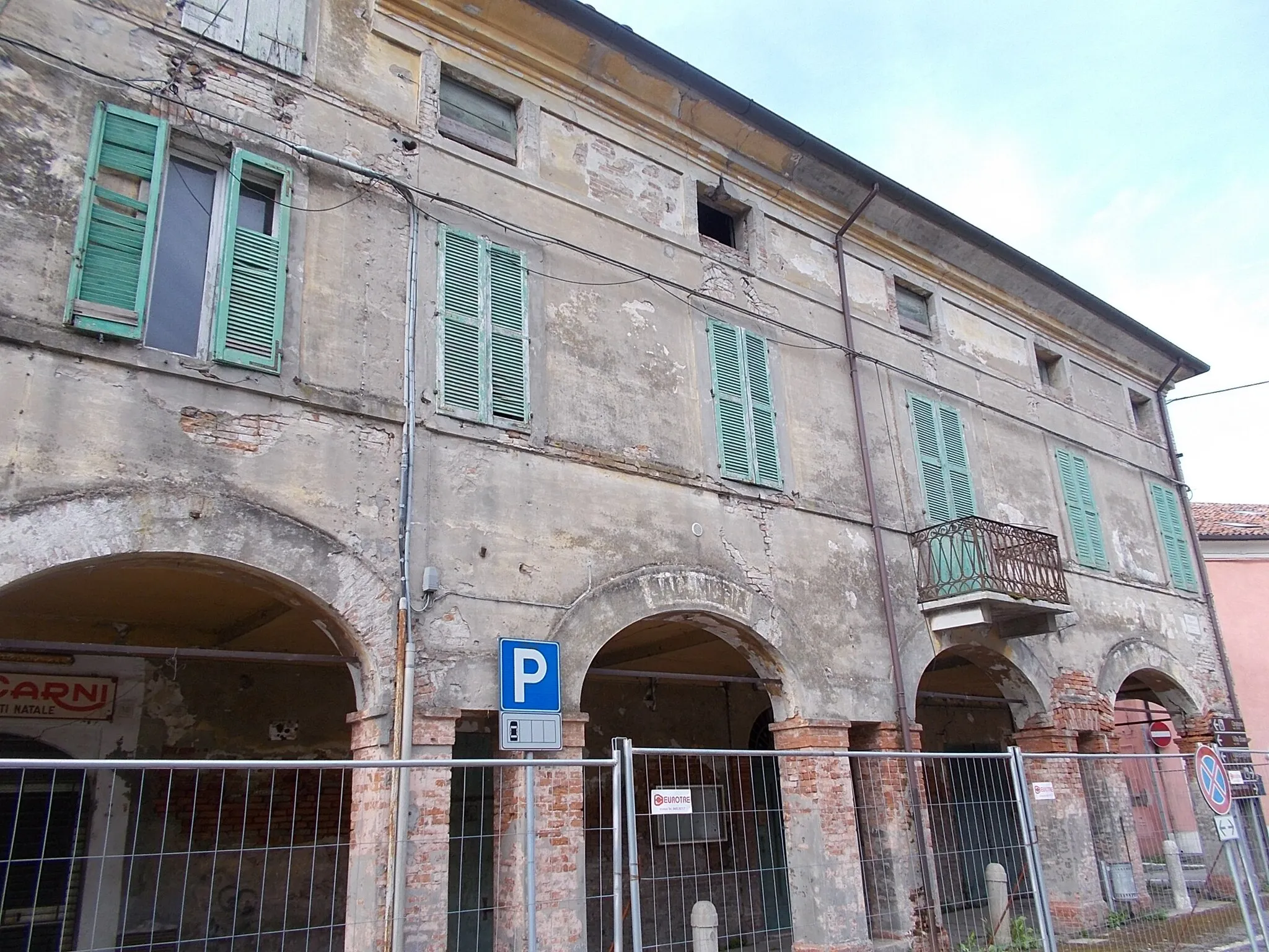 Photo showing: Ferrara - Marrara - Piazza Adamo Boari