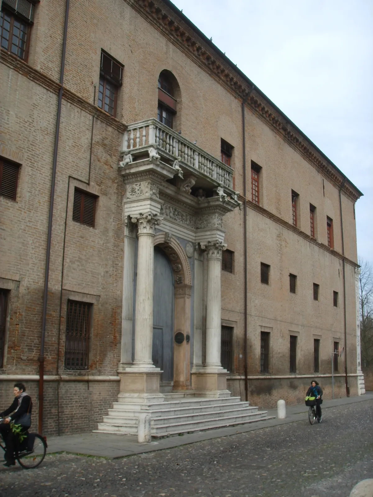 Photo showing: Ferrara, palazzo Prosperi Sacrati