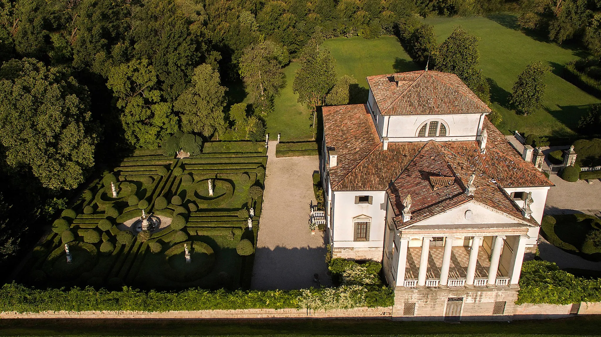 Photo showing: villa Molin, progettata nel 1597 dal celebre architetto Vincenzo Scamozzi per l'ambasciatore della Serenissima Niccolò  Molin